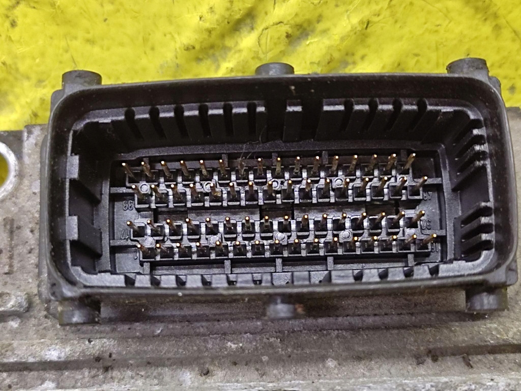 OPEL ASTRA G 1.7 D control unit of the engine 21000087