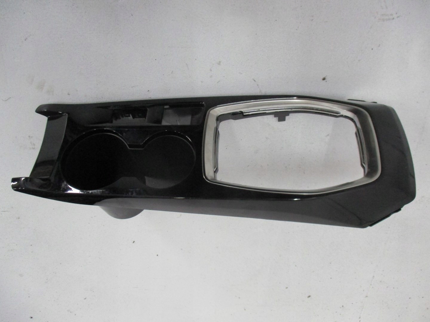 НАКЛАДКА ТУНЕЛЬНА ПАНЕЛЬ PEUGEOT 2008 II 20R