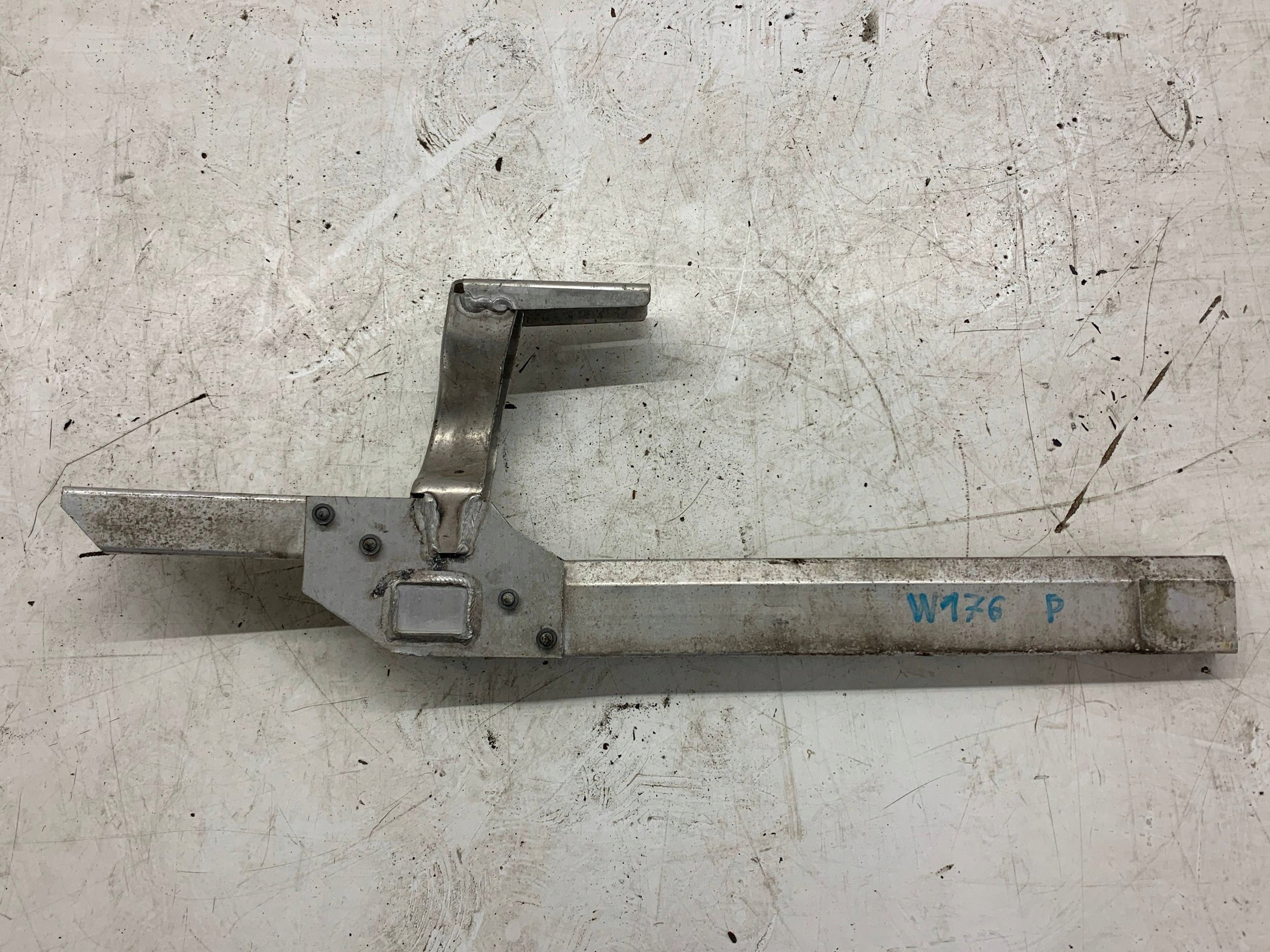 beam tip right A2466280229 MERCEDES A-KLASA W176 (2015-2018)