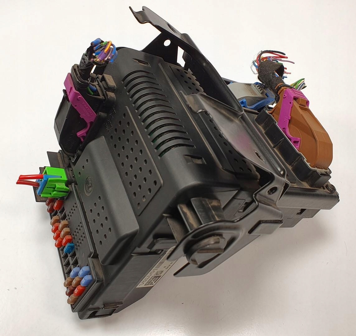 SKRZYNKA BEZPIECZNIKÓW CEM VOLVO XC90 30786890