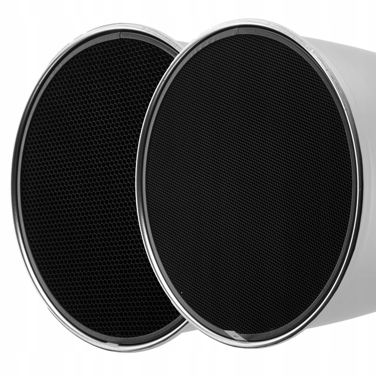 Zestaw gridów 15° i 30° do GlareOne Longbow Reflector o średnicy 28 cm.