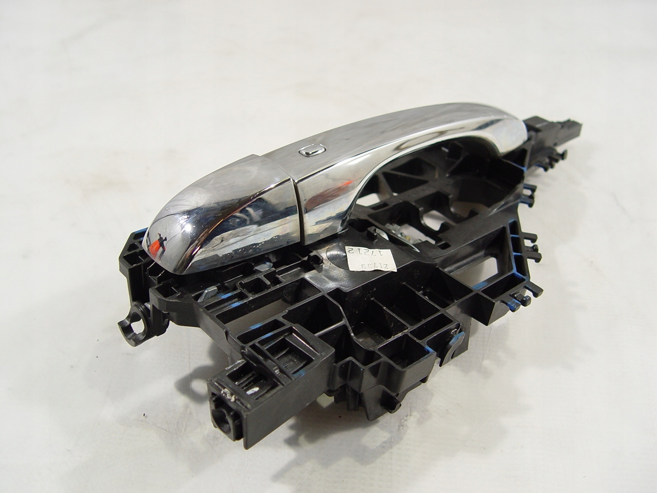 JOURNEY FREEMONT KLAMKA DRZWI CHROM PRAWY PRZOD Installation side Right front