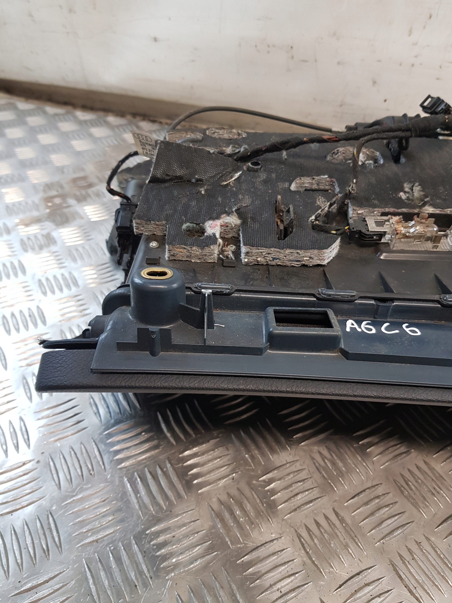 AUDI A6 C6 pretinac suvozača suvozača 4F1857035 + mjenjač