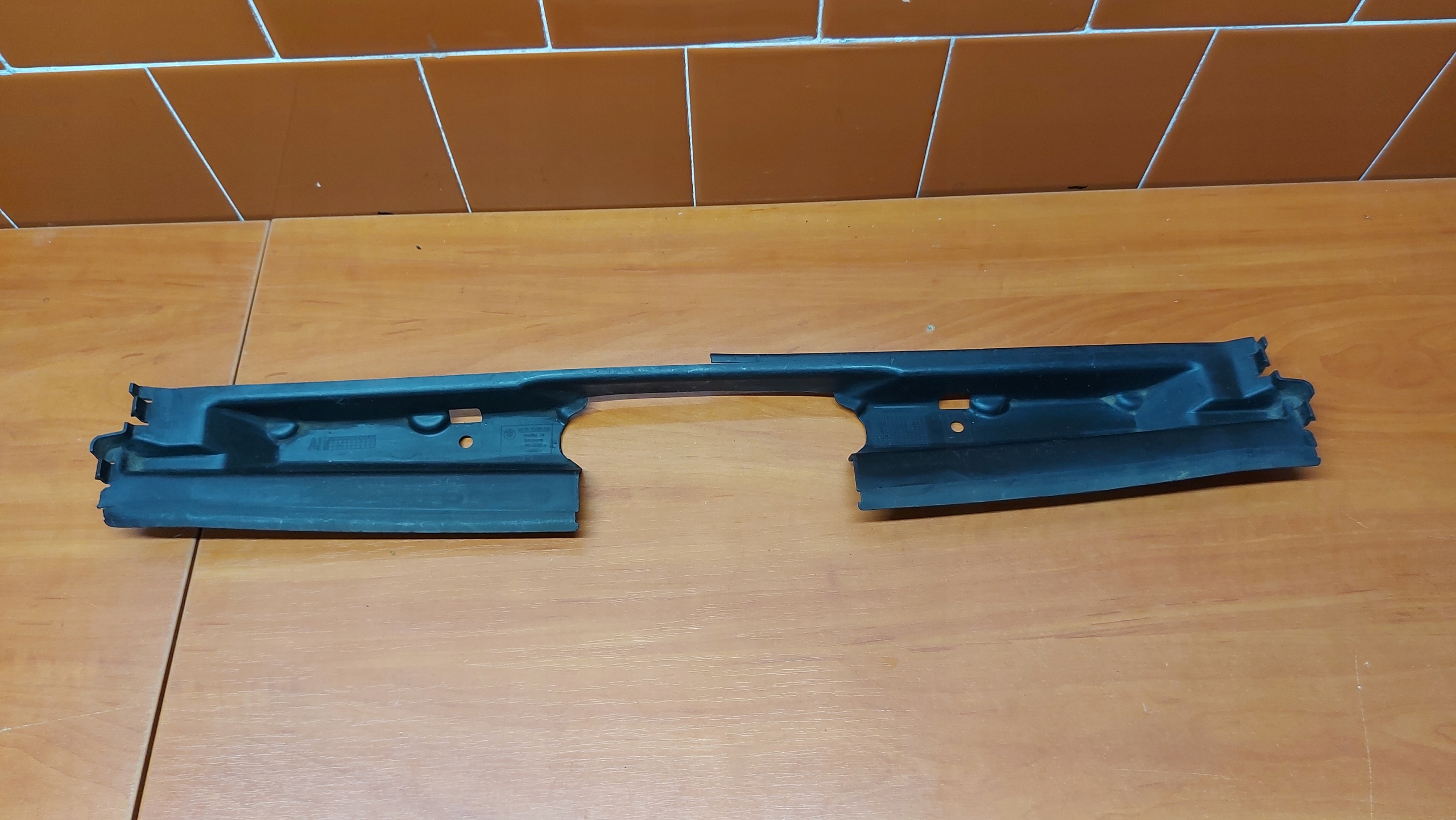 volant vzduchový přívod chladiče BMW 5 E60 E61 04