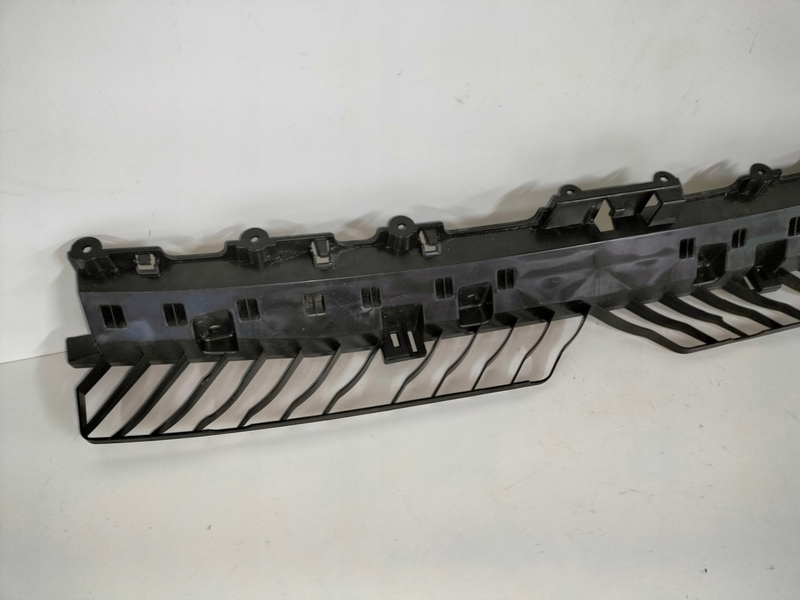 SUPPORT MONTAGE PARE-CHOCS ARRIÈRE MOYENNE CONSOLE VW T-ROC 17
