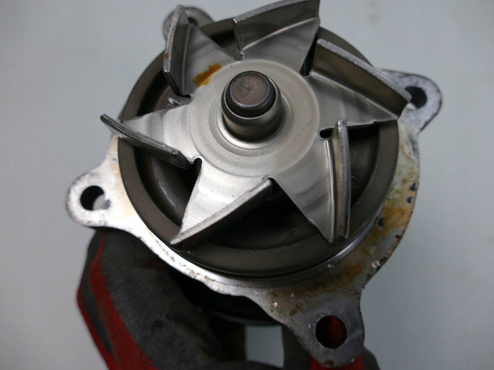 RANGE ROVER SPORT L320 L322 3.6 D water pump wheel