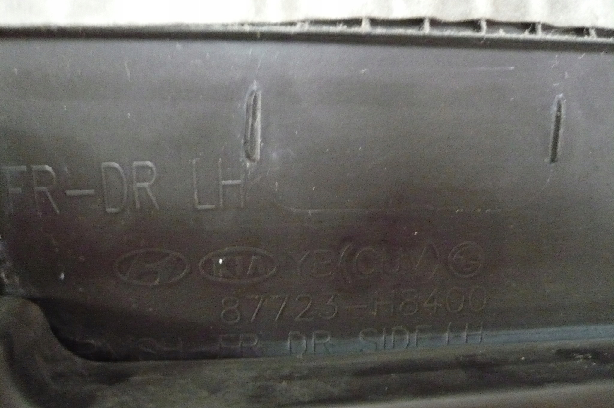 KIA STONIC moulding door left front