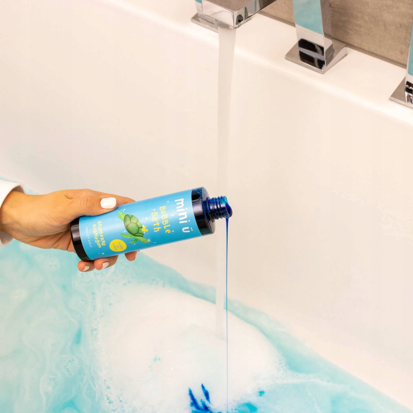 MINI U BĄBELKOWY PŁYN DO KĄPIELI BARWIĄCY WODĘ 0+ Marka Mini-u