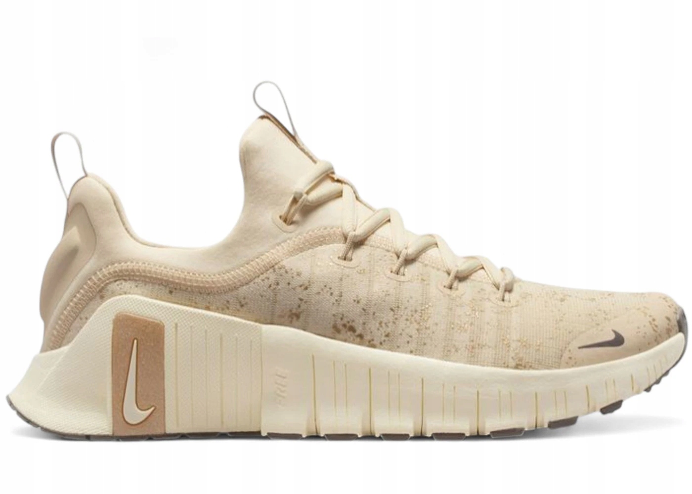 Nike Free Metcon 6 Se světlé khaki kokosové mléko pro ženy IB6549-200 42.5