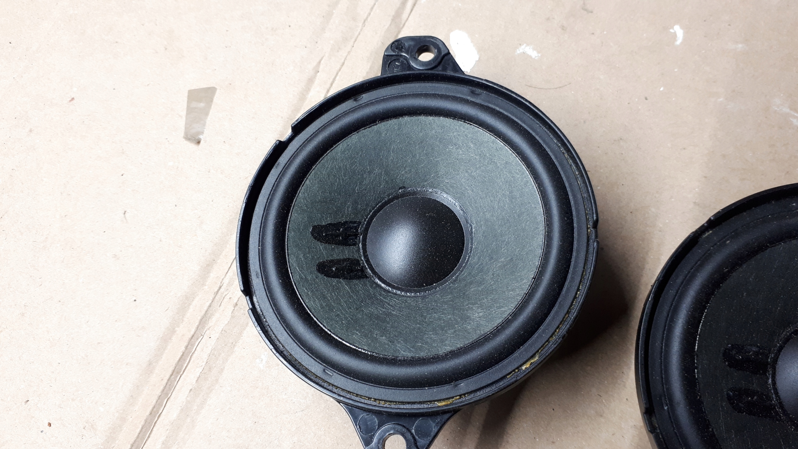 A4 B9 LIFT speaker bang OLUFSEN 8W0035303