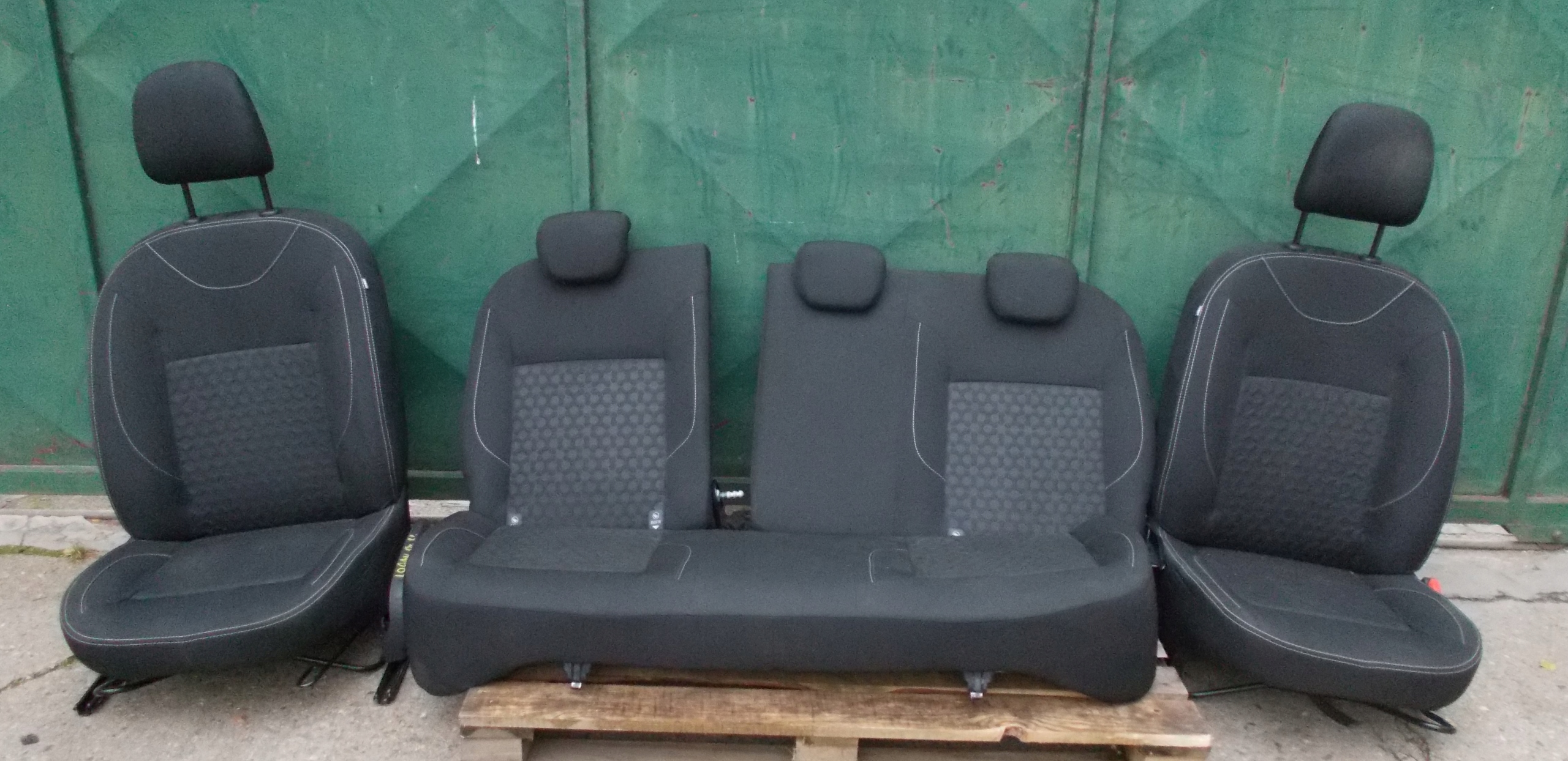 Dacia LOGAN 13R 1.4 TCE кресла диван комплект европа