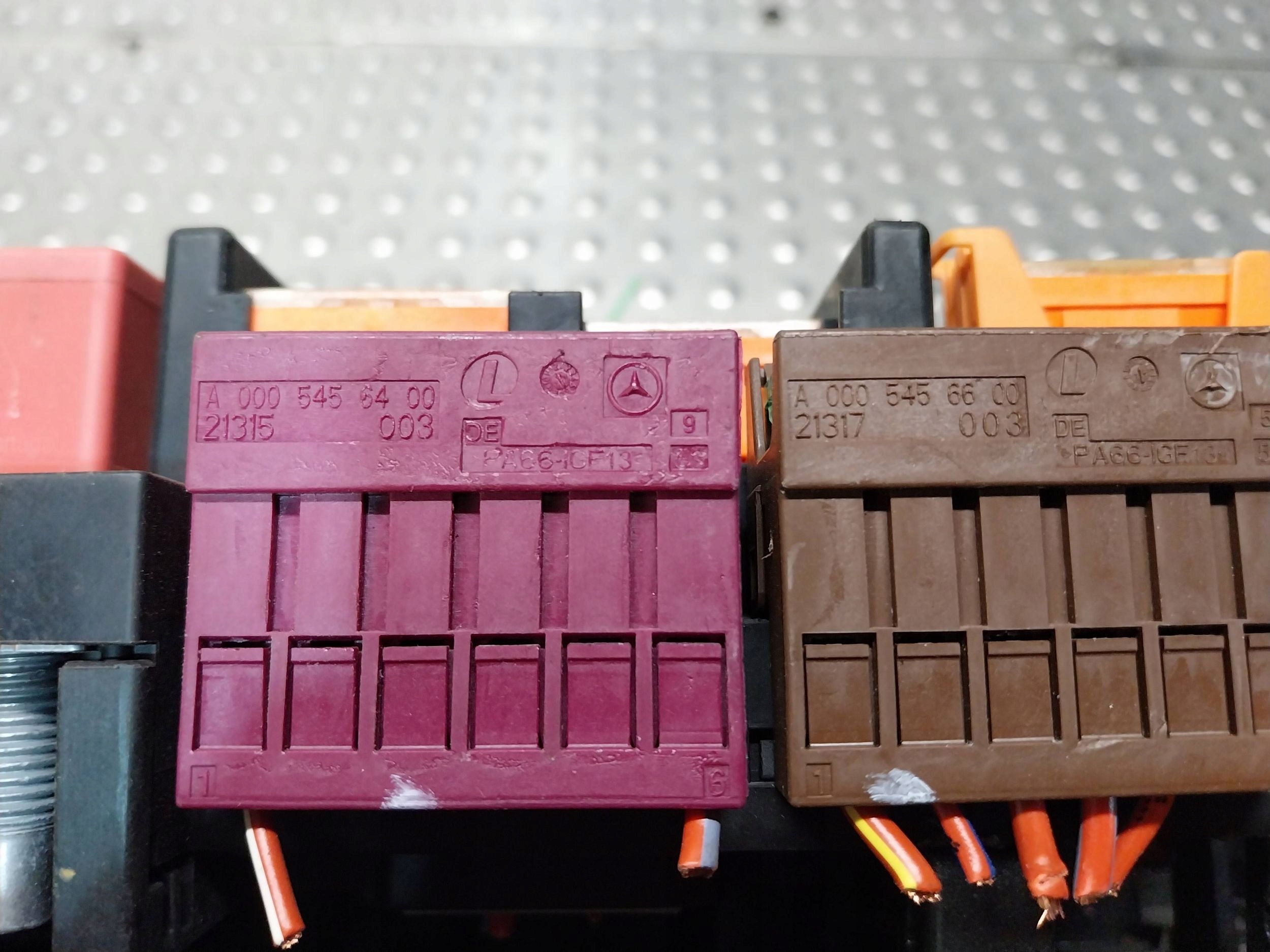 compartment of fuses MERCEDES W205