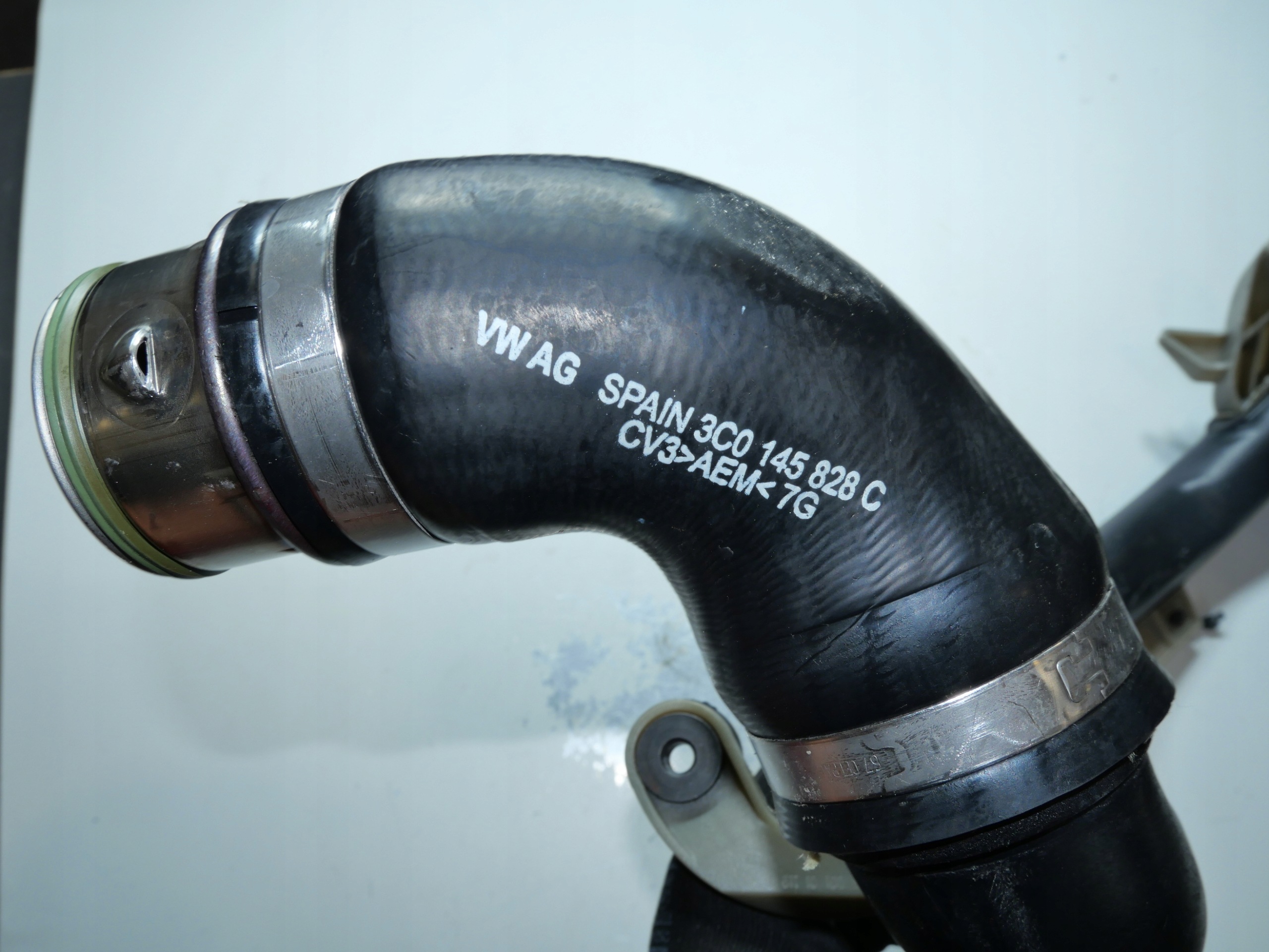 VW PASSAT B6 GOLF V 2.0 TDI hose pipe 3C0145840H