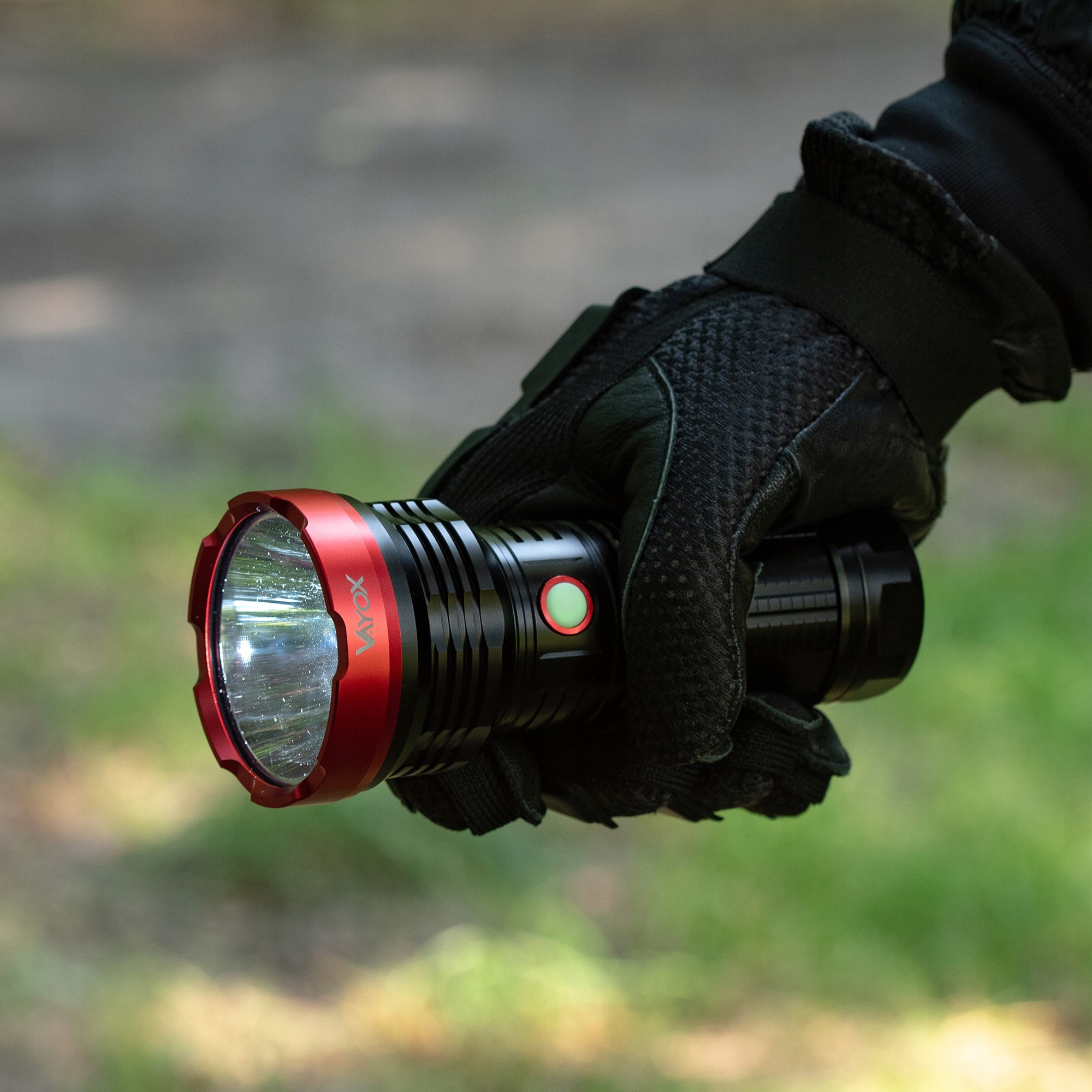 LATARKA LED TAKTYCZNA AKUMULATOROWA USB C LAMPA SZPERACZ 2000lm PRO VAYOX Materiał aluminium