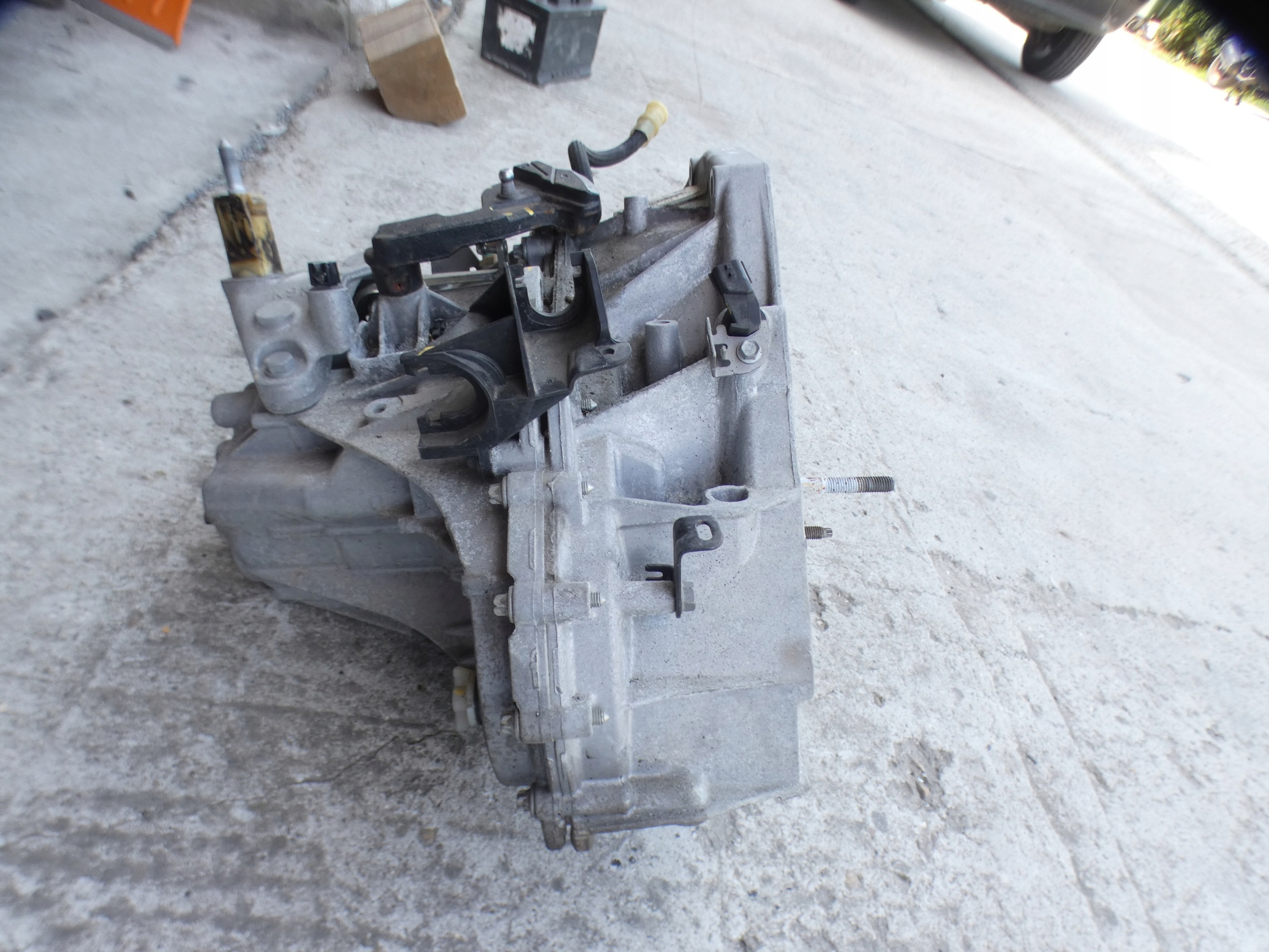 RENAULT EXPRESS II Getriebe 1.5 BDCI TL4B373 320108786R