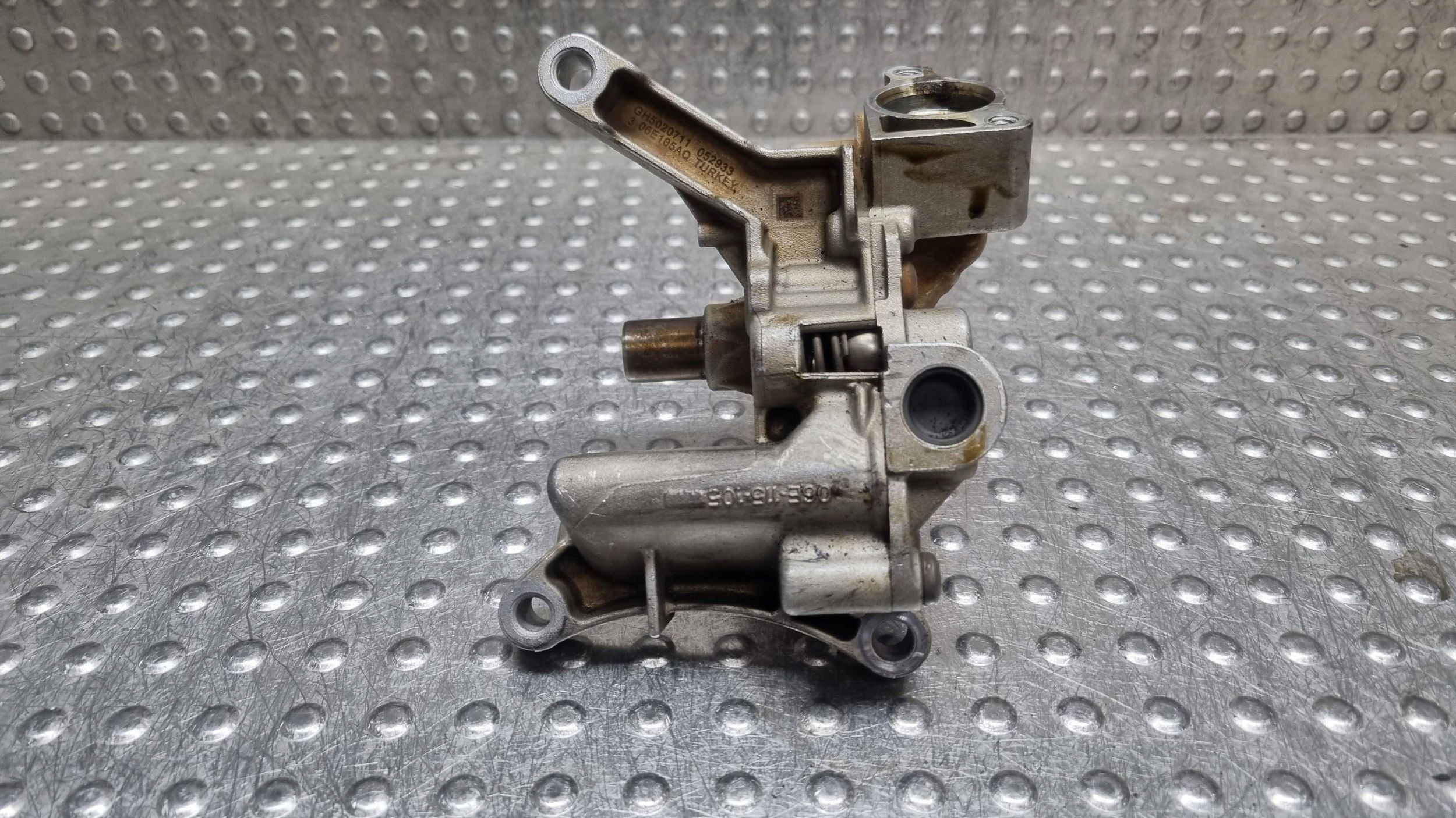 Ölpumpe 06E115105 AUDI A4 B7 A6 C6 A8 D4 2.4 FSI 3.2 FSI