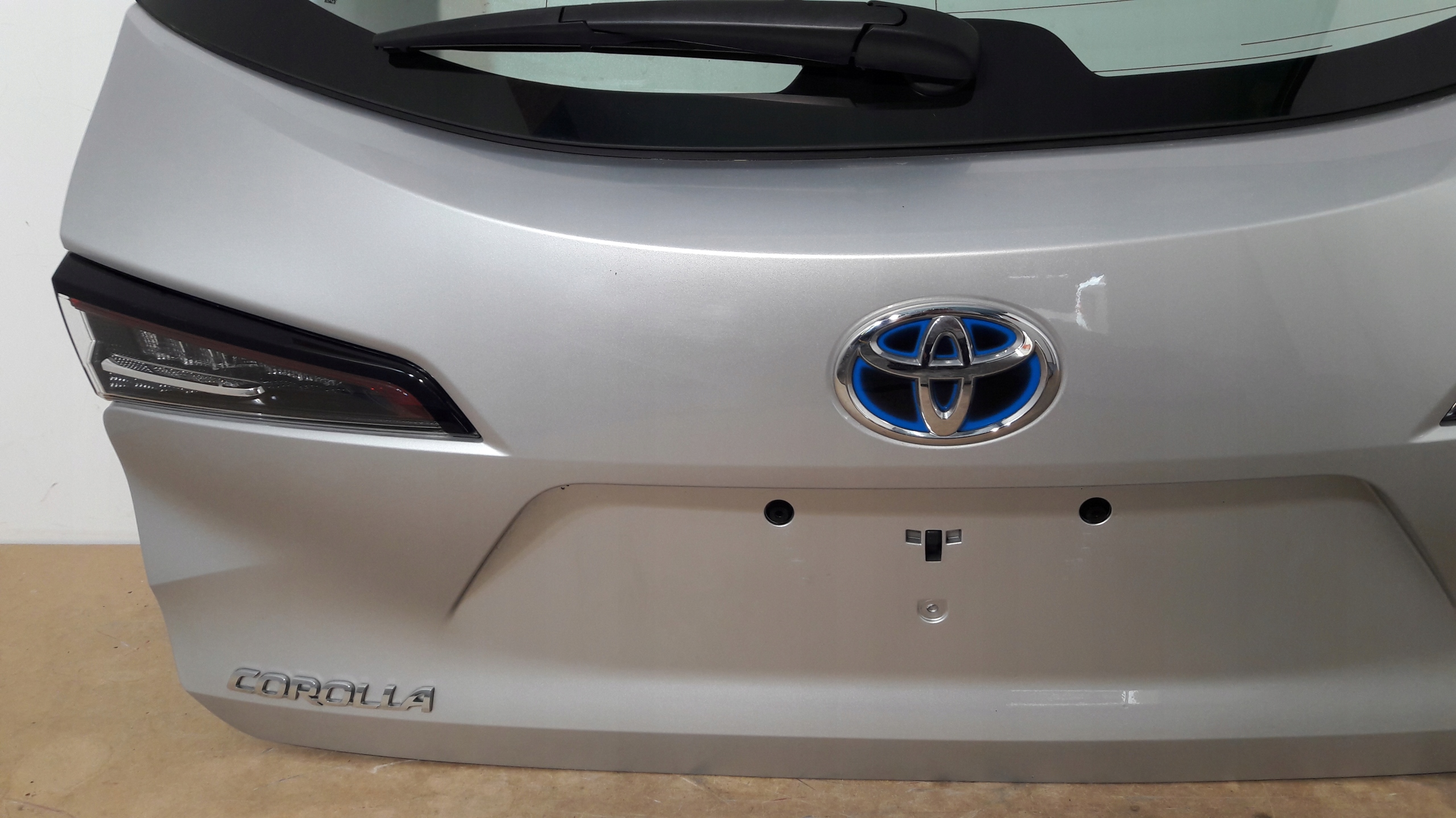 TOYOTA COROLLA E21 rear trunk door KOMBI 1F7 (H50)