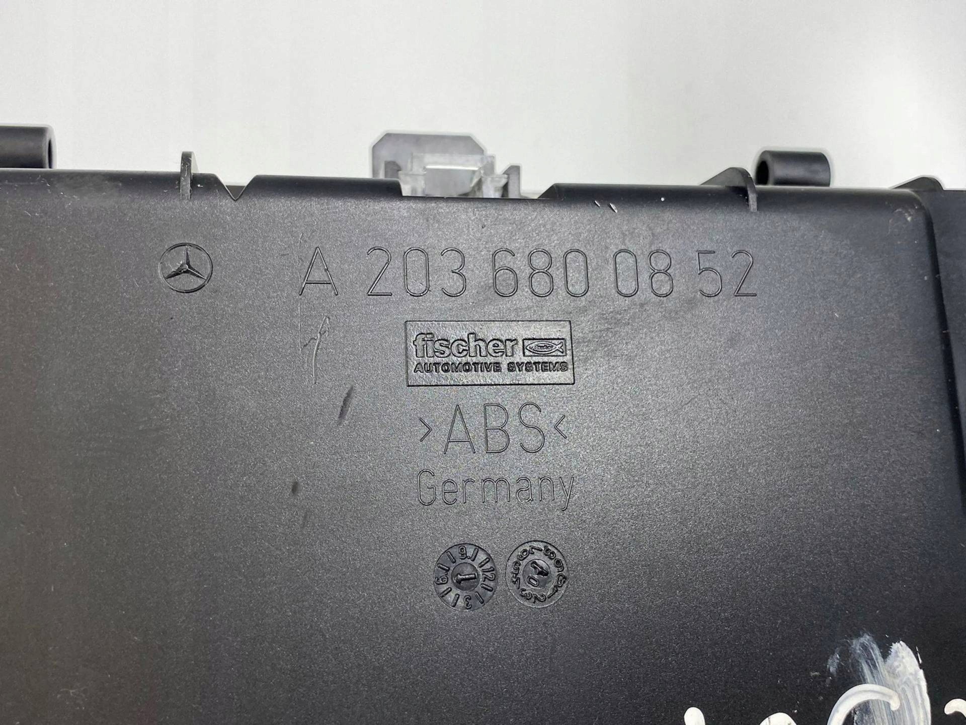 ashtray front Mercedes-Benz C W203 S203 2004 A2036800852