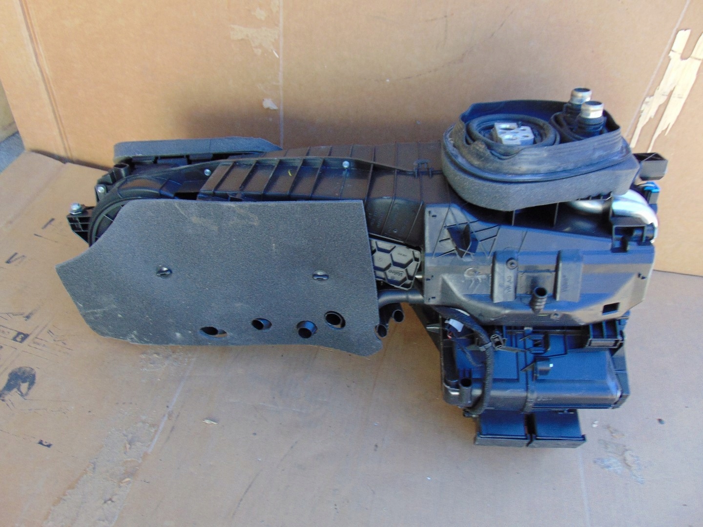 радиатор отопителя кондиционера vw Caddy III РЕСТАЙЛИНГ 2010-2015 2K5820003L европа