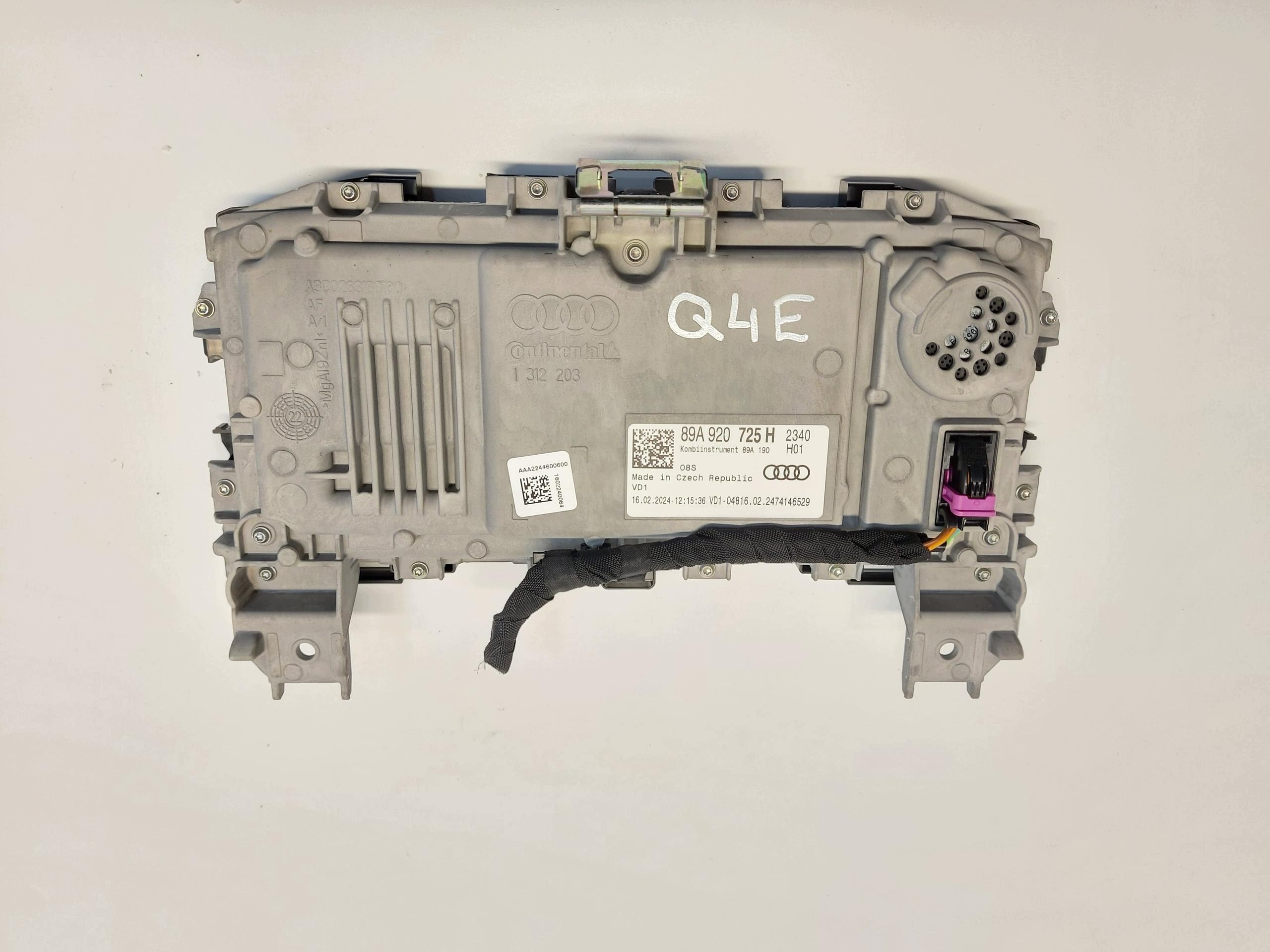Audi Q4 89A 45 E-TRON , SUV, 2023, compte tours compteur vitesse tableau bord 89A920725H