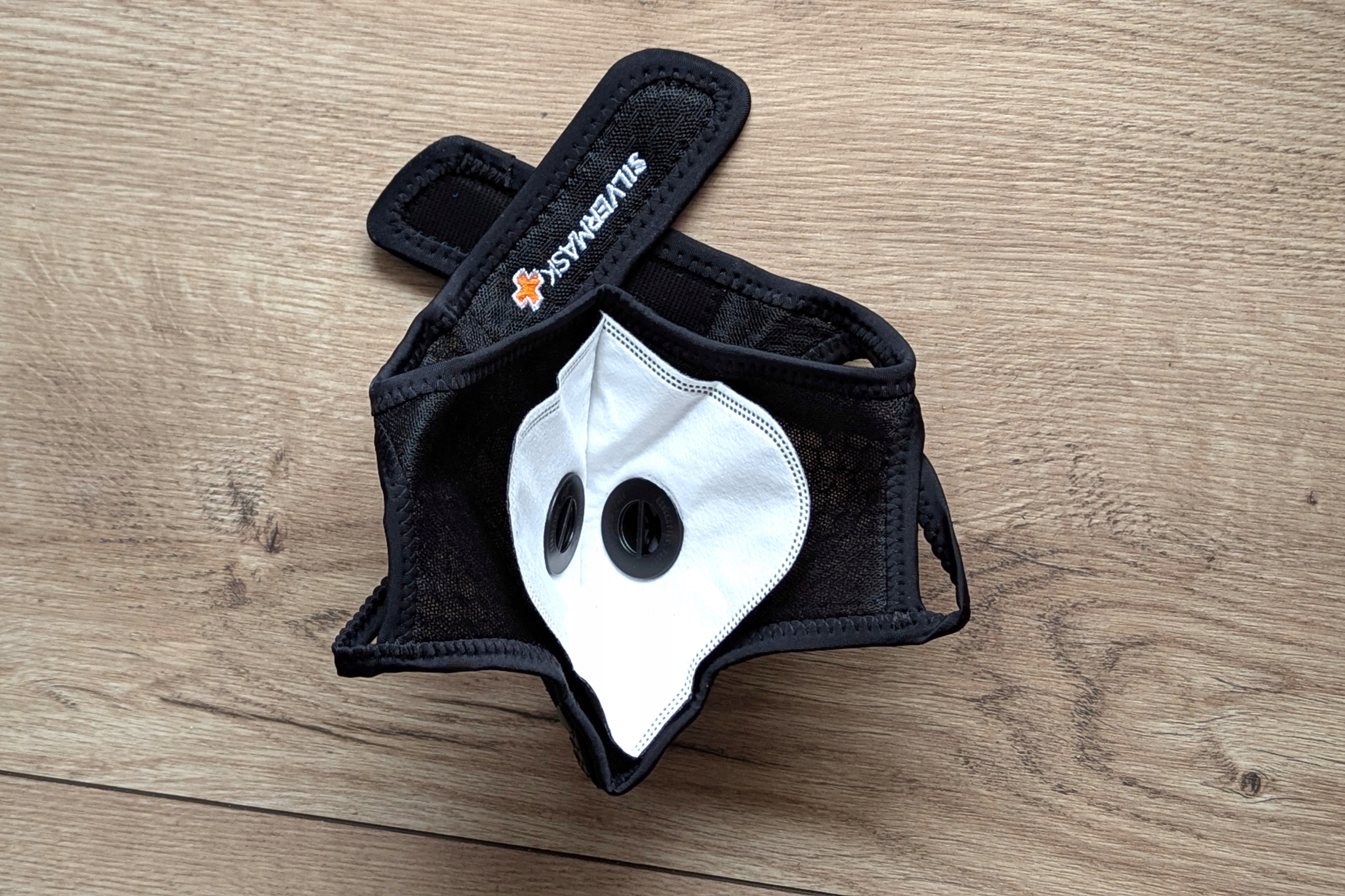 MASKA SPORTOWA ANTYSMOGOWA ANTYPYŁOWA WIELORAZOWA ZAWORY 4 FILTRY WYMIENNE Materiał neopren