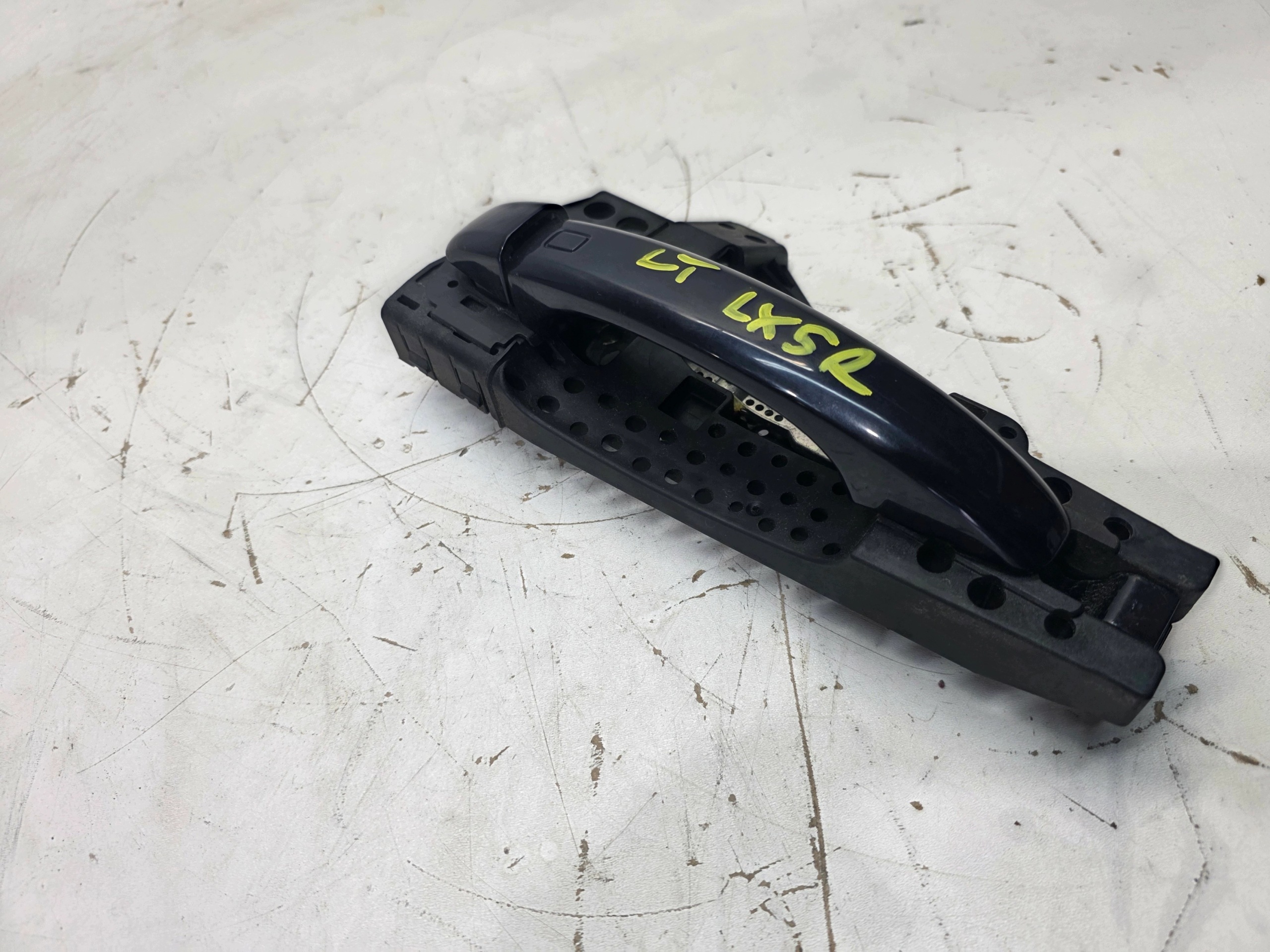 handle left AUDI A4 B8 A5 8T Q5 8T0837885A LX5R