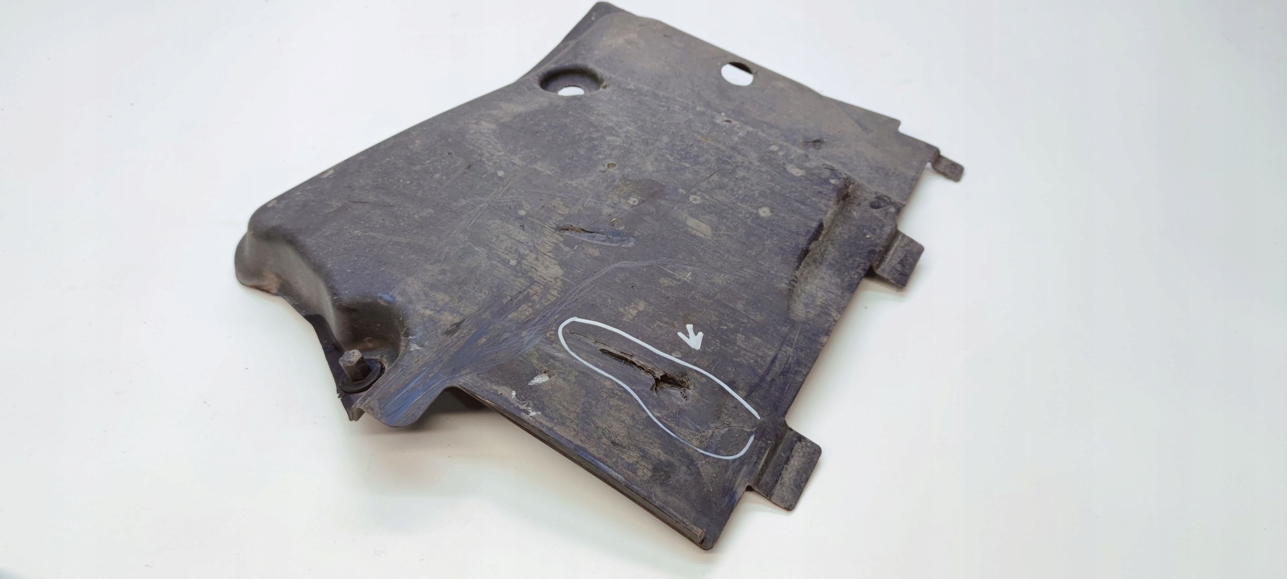 cover chassis front AUDI A4 B9 8W0825201 *3*