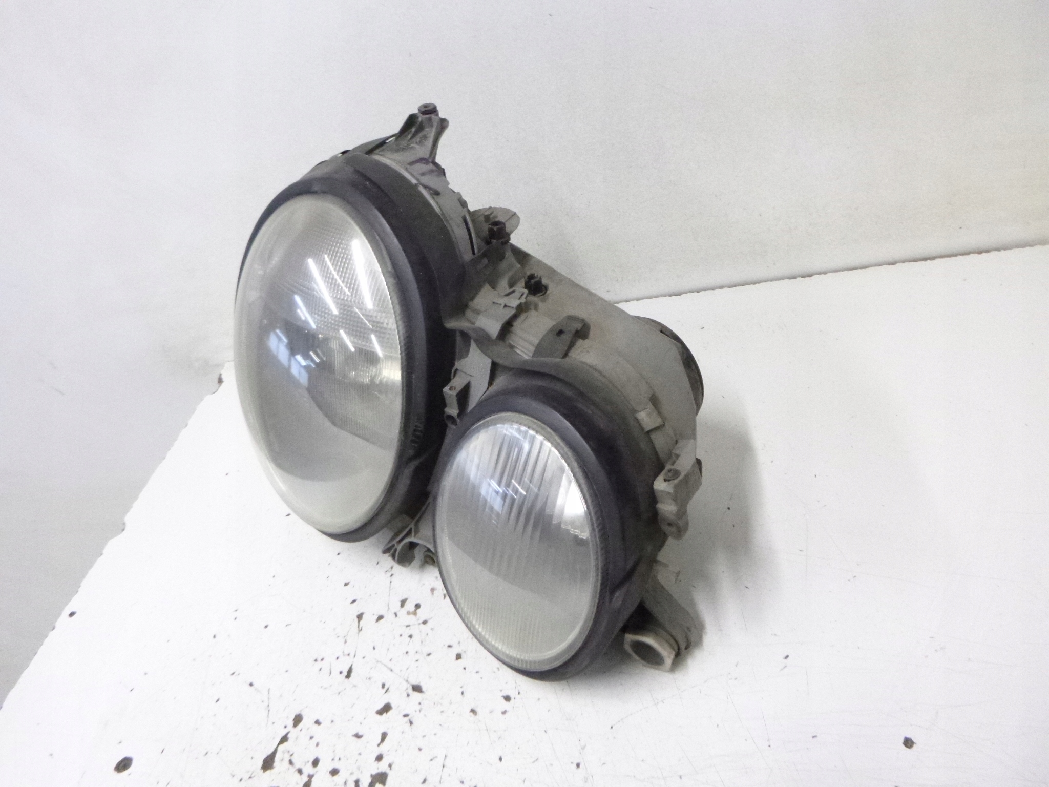light front Mercedes W210 2001r. HELLA