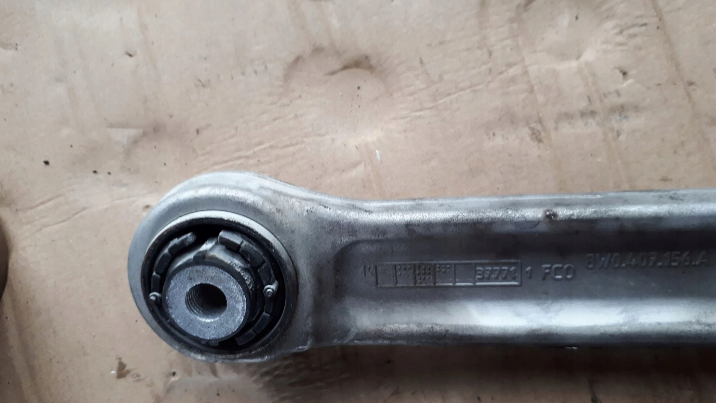 S4 B9 A4 8W rameno pravý předek 8W0407156A A5 8W S5