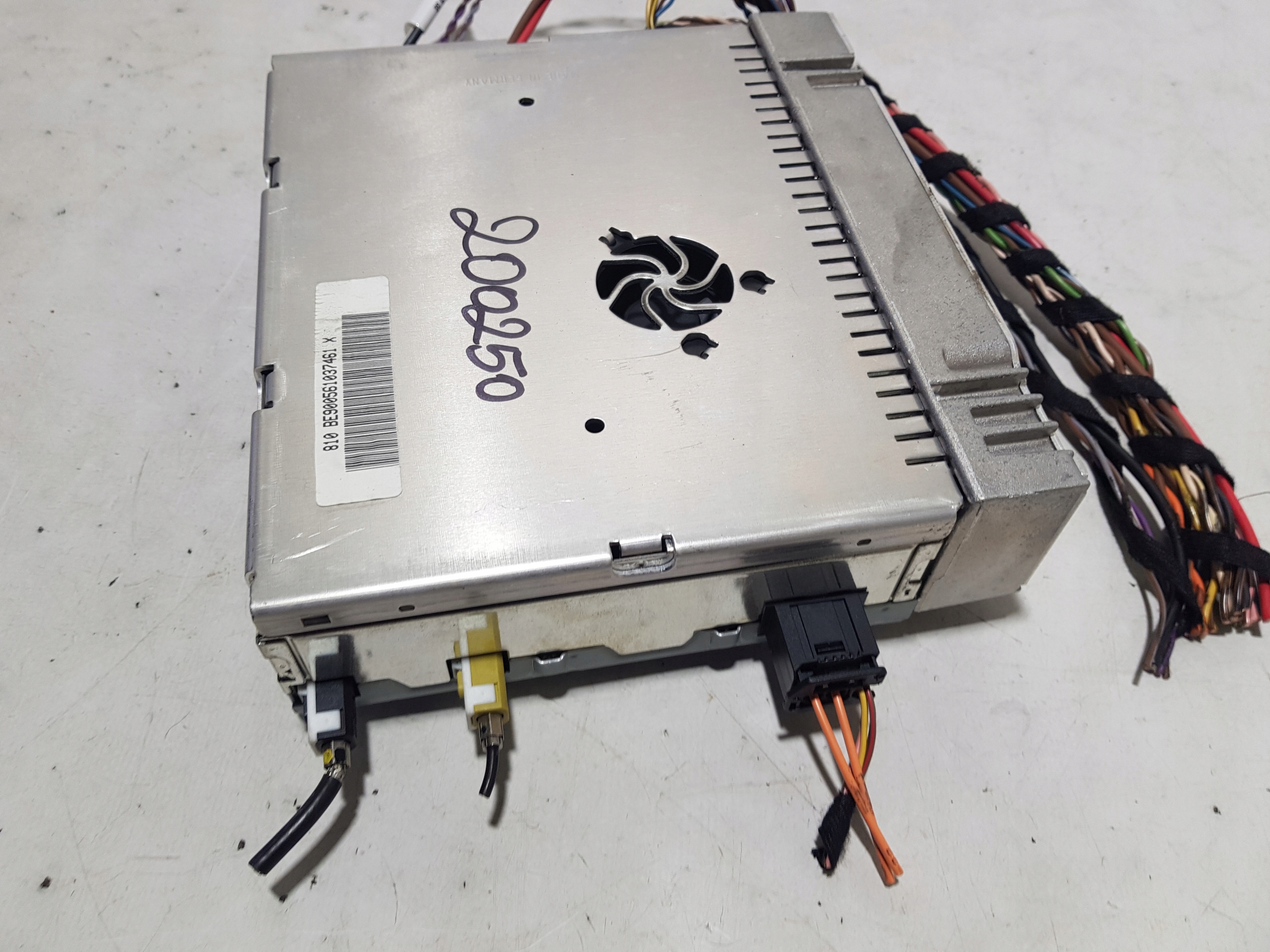 amplifier HARMAN KARDON BECKER MERCEDES CLS W219 W211 A2118704089