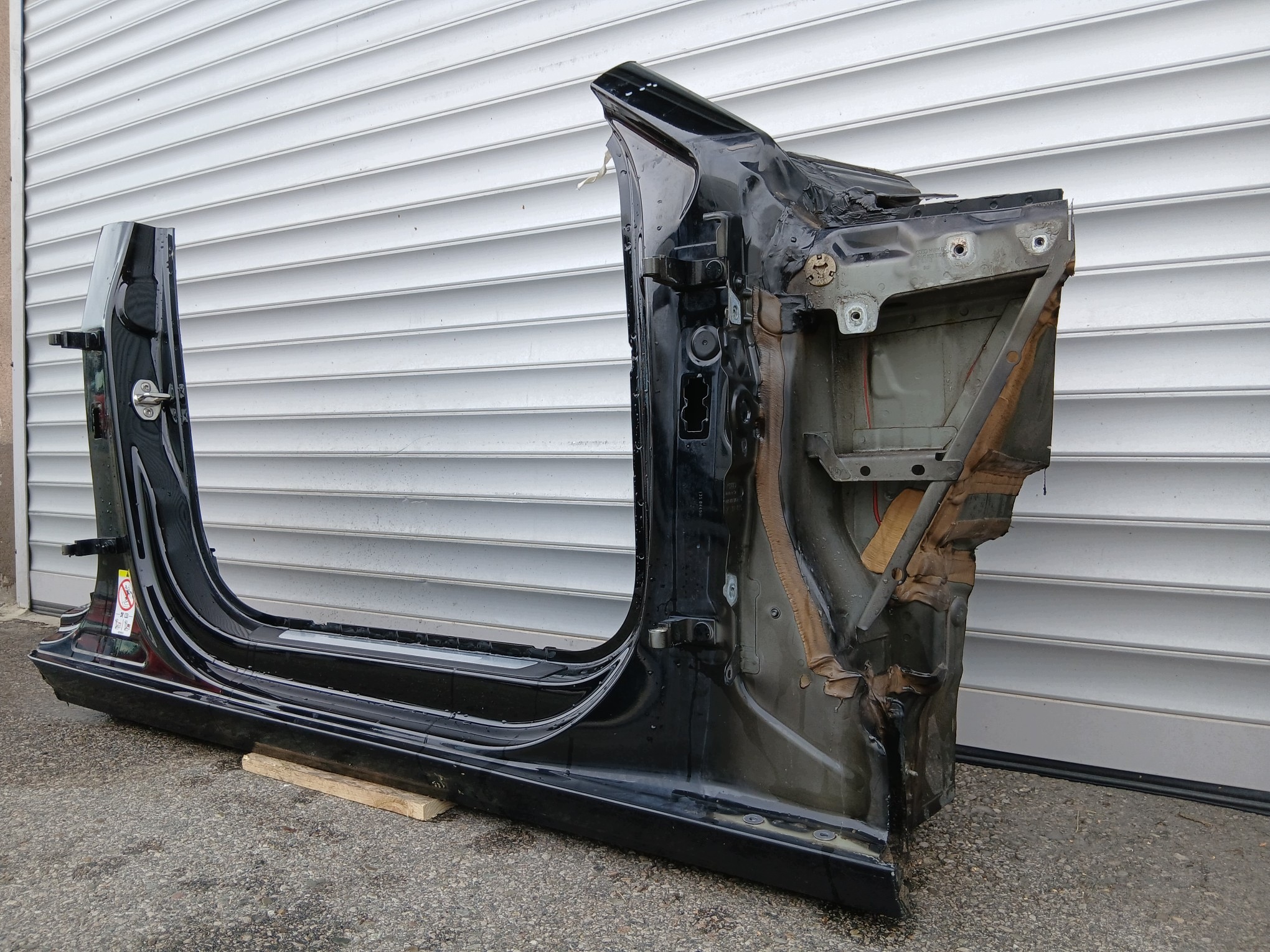 AUDI A4 B9 LIFT sedan quarter threshold pillar right front LY9T