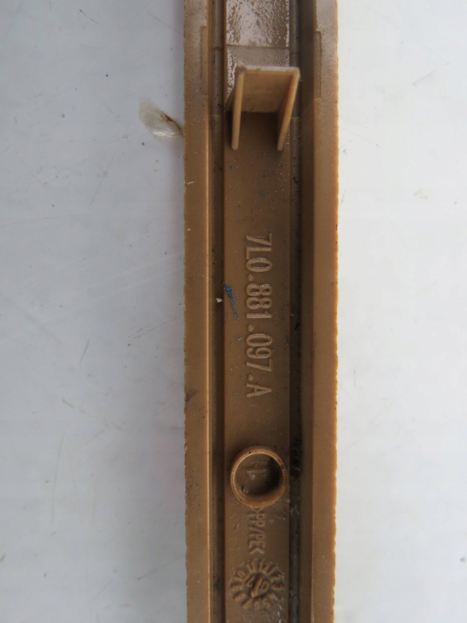 Blende Abdeckung SZYN SITZ vorne PORSCHE CAYENNE 7L0881097A