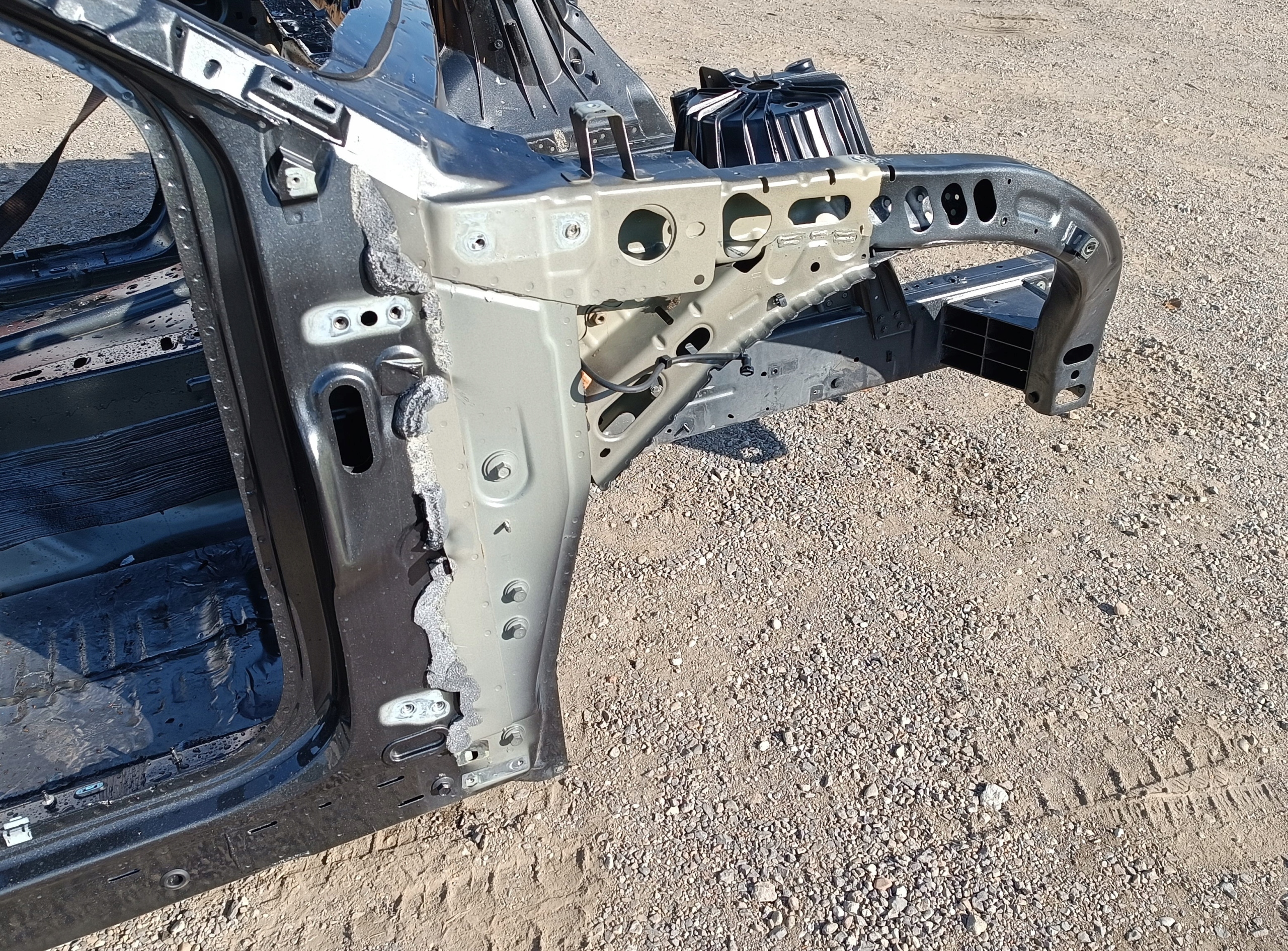 quarter quarter front right Ford Explorer 2020