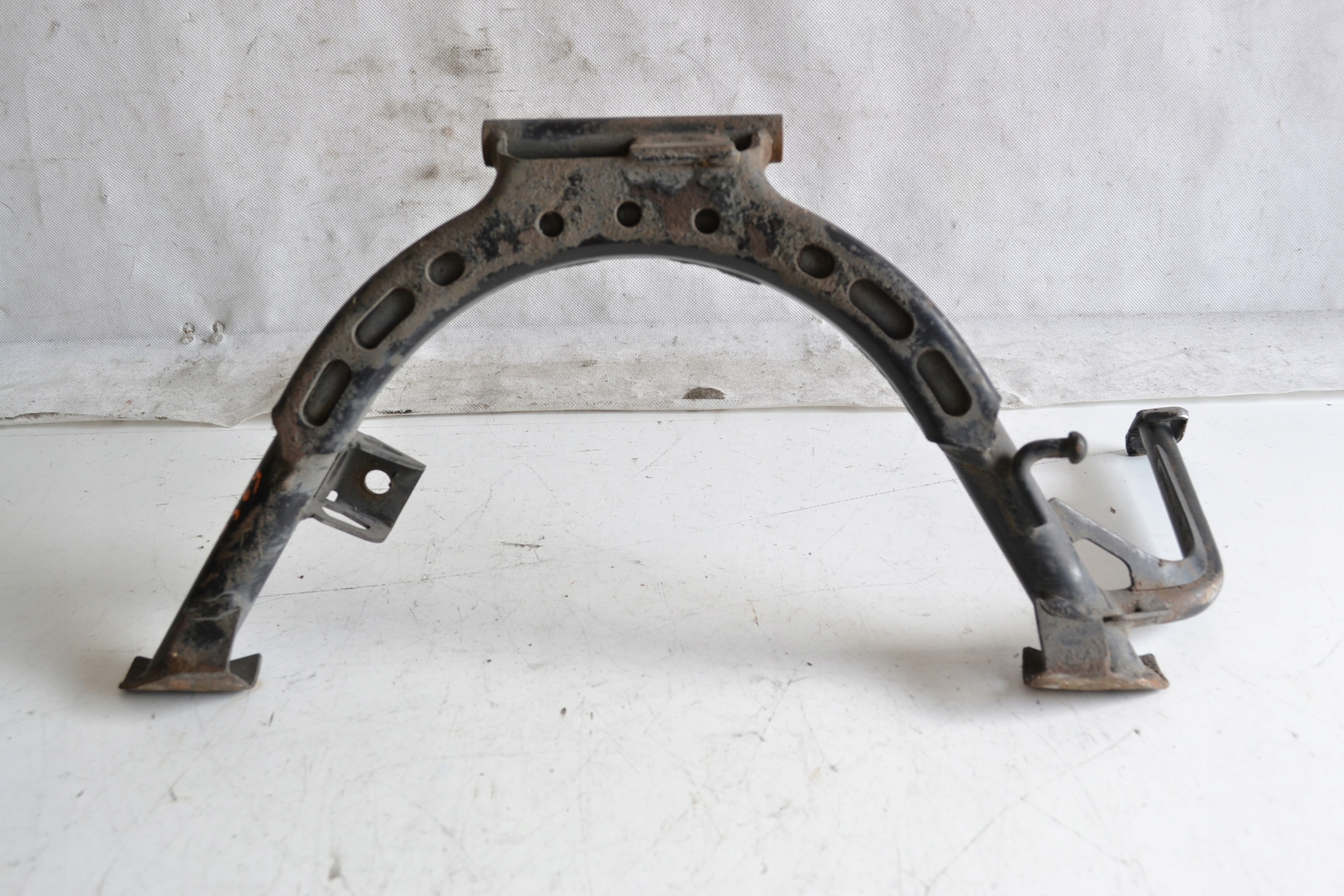 52S - Центральная подставка Yamaha HW 125 Xenter