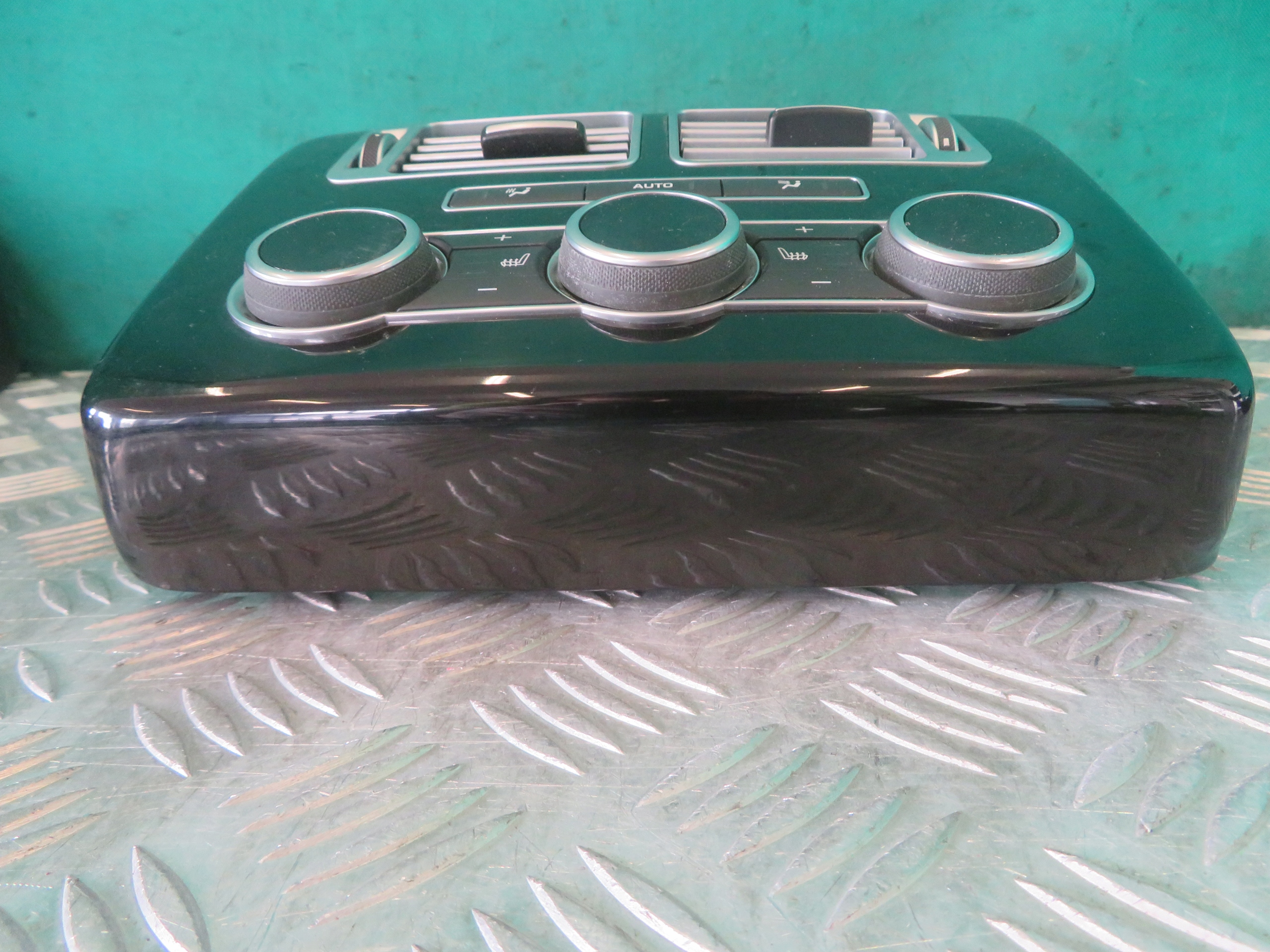 PANEL BOCCHETTE TYLNI RANGE ROVER VOGUE 17R L405