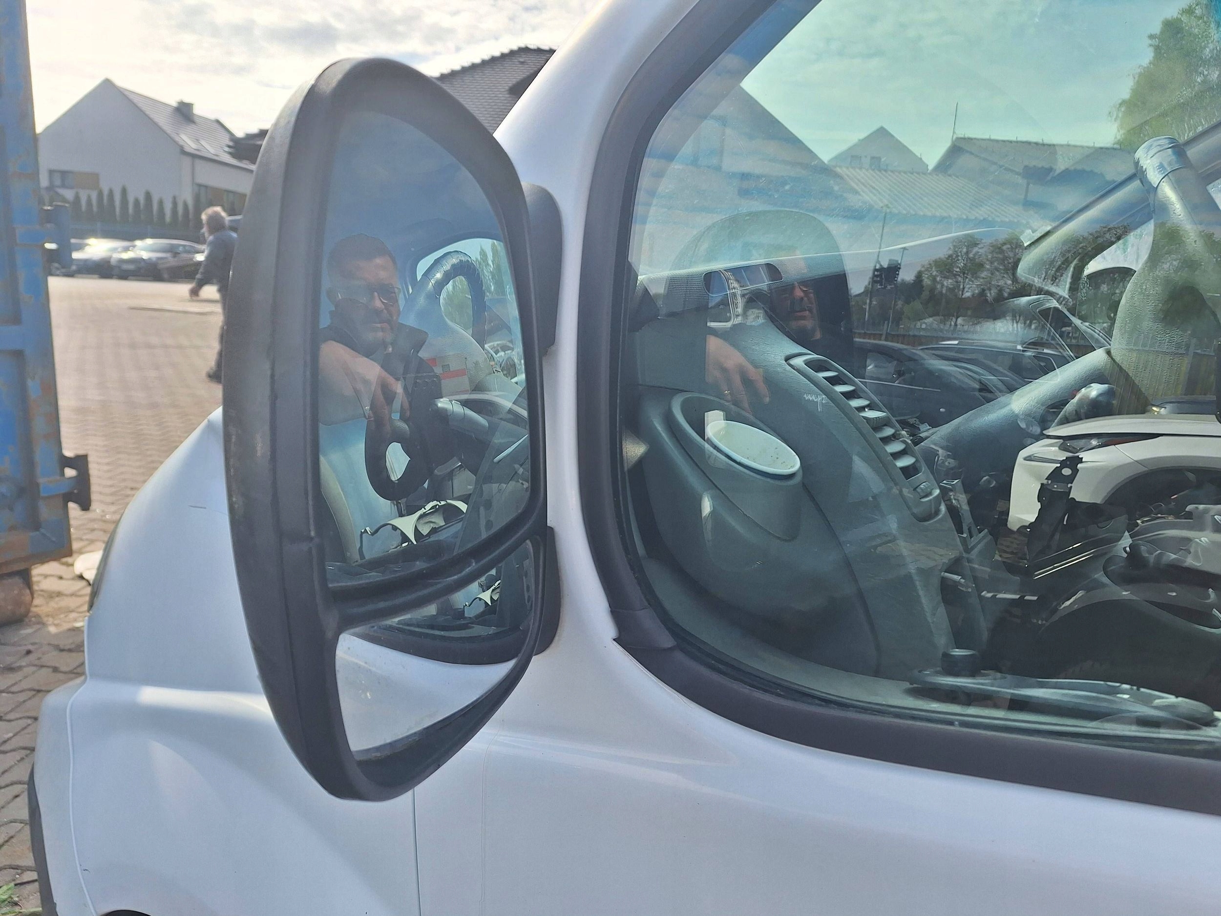 RENAULT TRAFIC 2 II VIVARO A PRIMASTAR X83 left mirror electrics 01-14