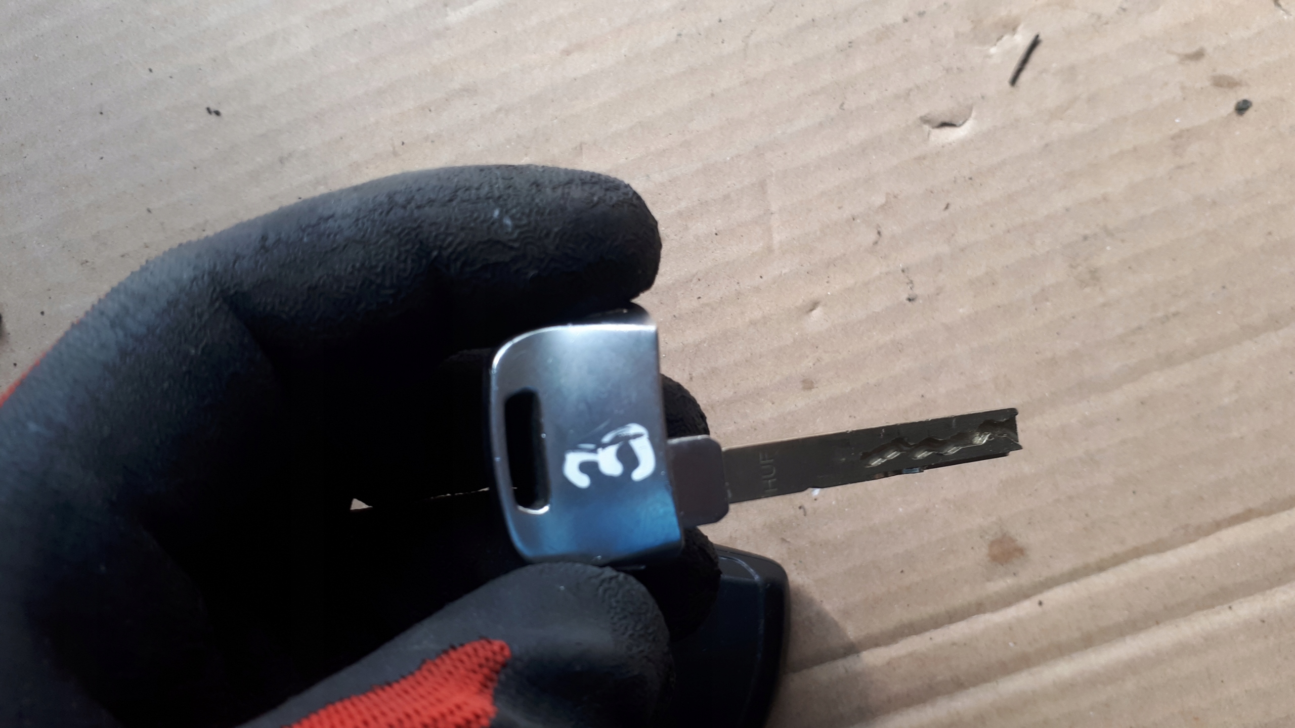A4 B9 8W key PILOT 4M0959754T A5 8W