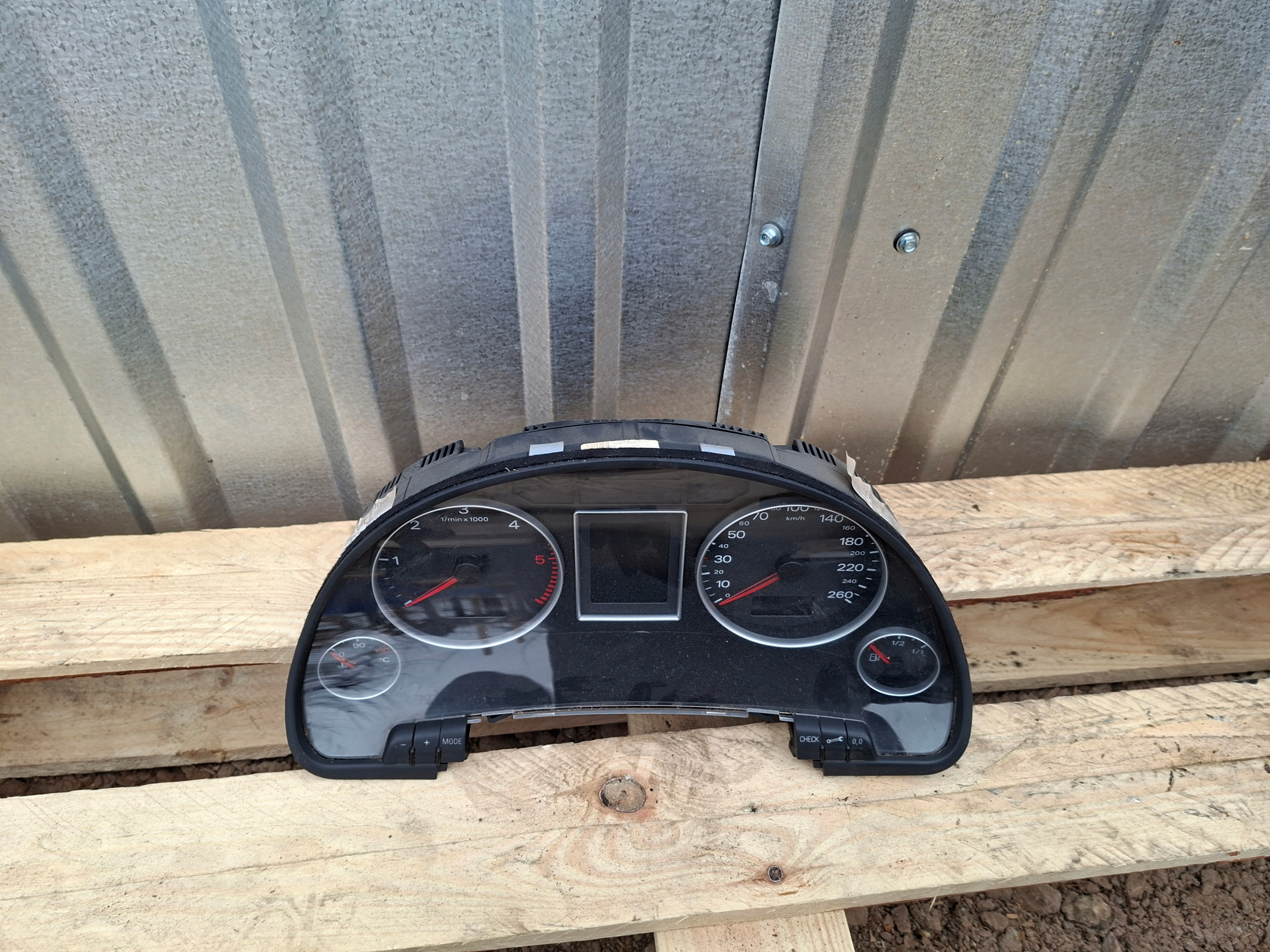 dials dials running board WSKAZNIKOW AUDI A4 B7 8E0920900R
