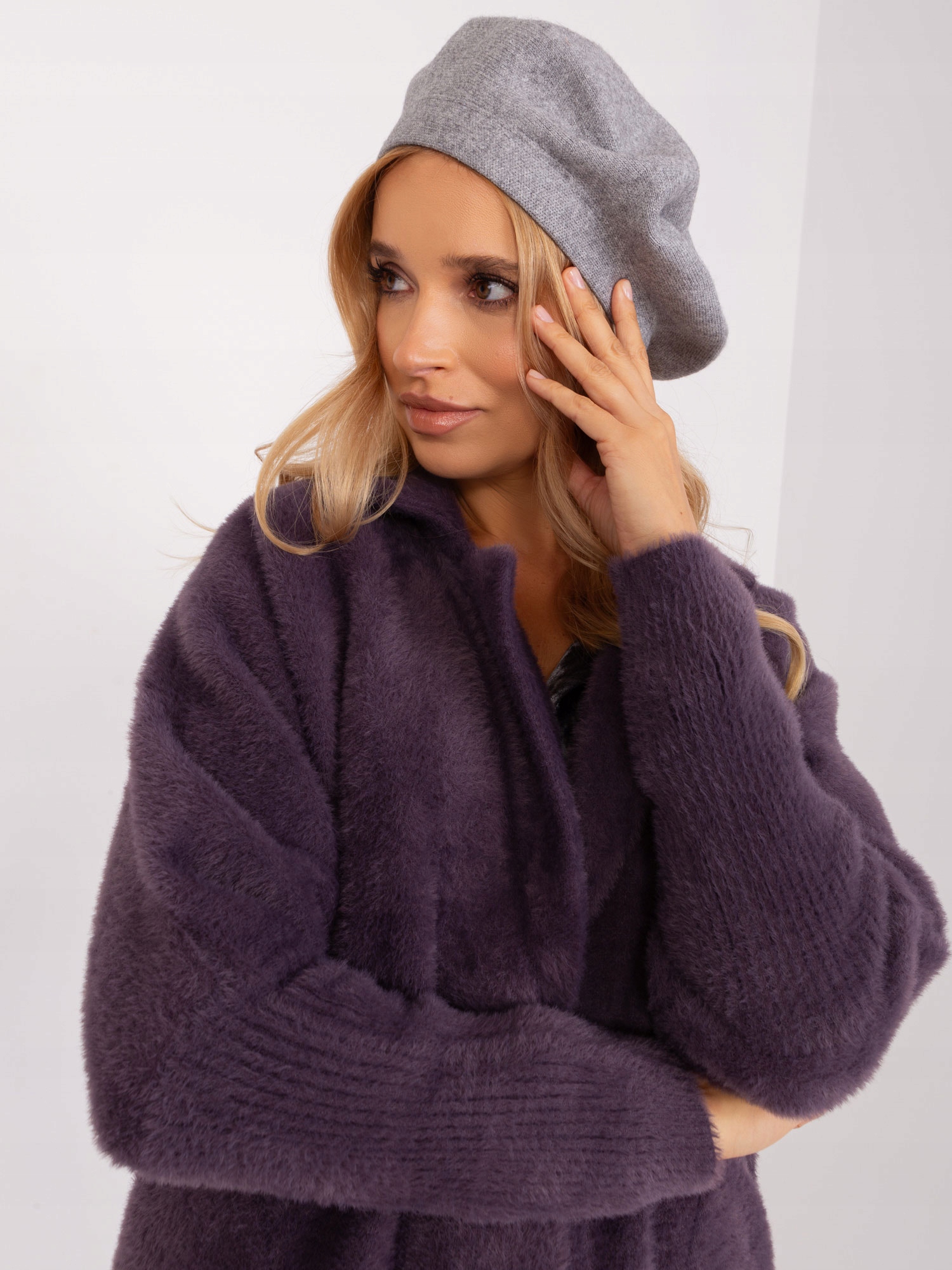 Jednokolorwy BERET DAMSKI z antenką KASZMIR Marka inna