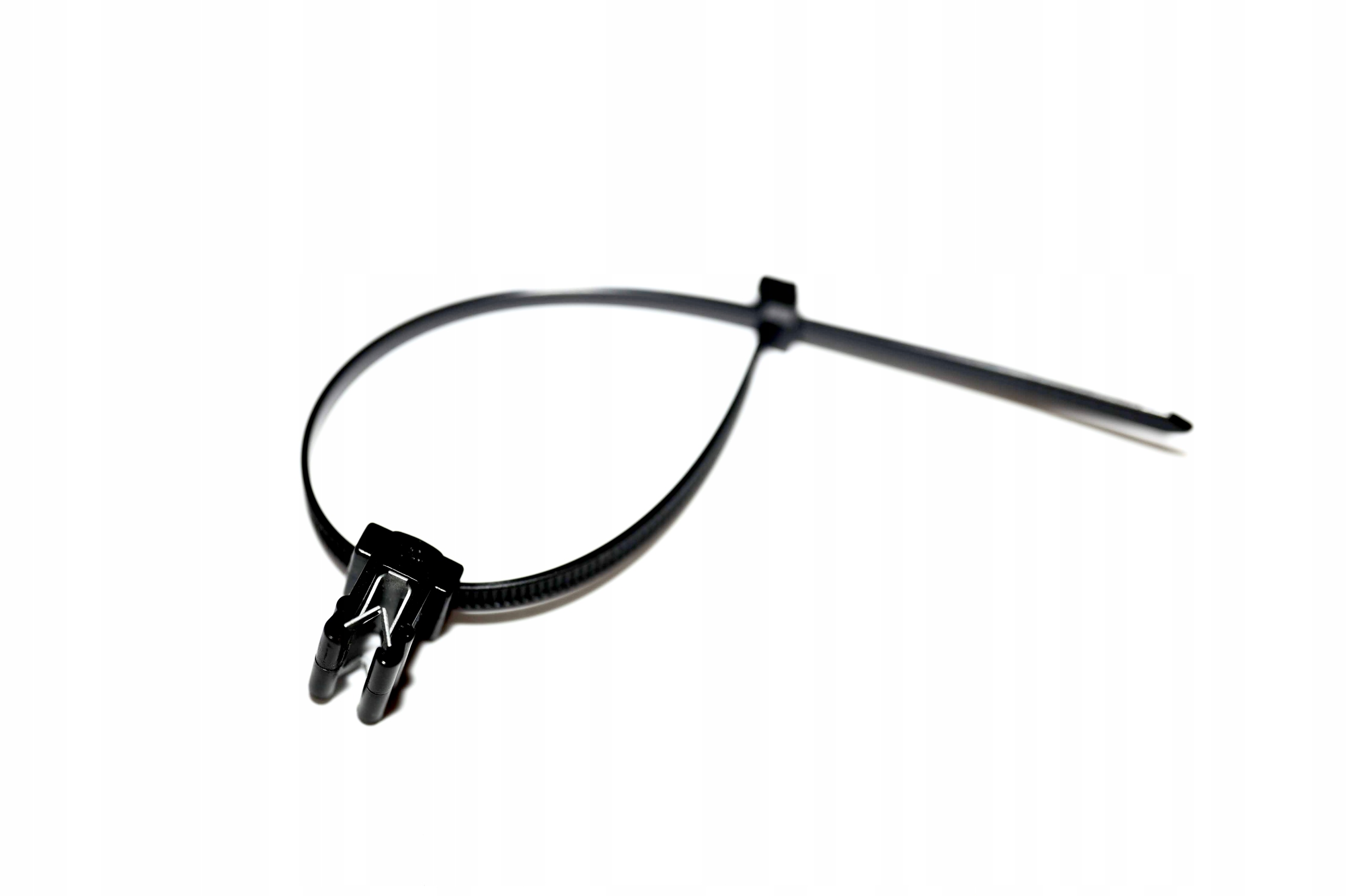 OPASKA KABLOWA Z KLIPSEM TRYTYTKI MOCOWANIE Kod producenta CLK2-1B