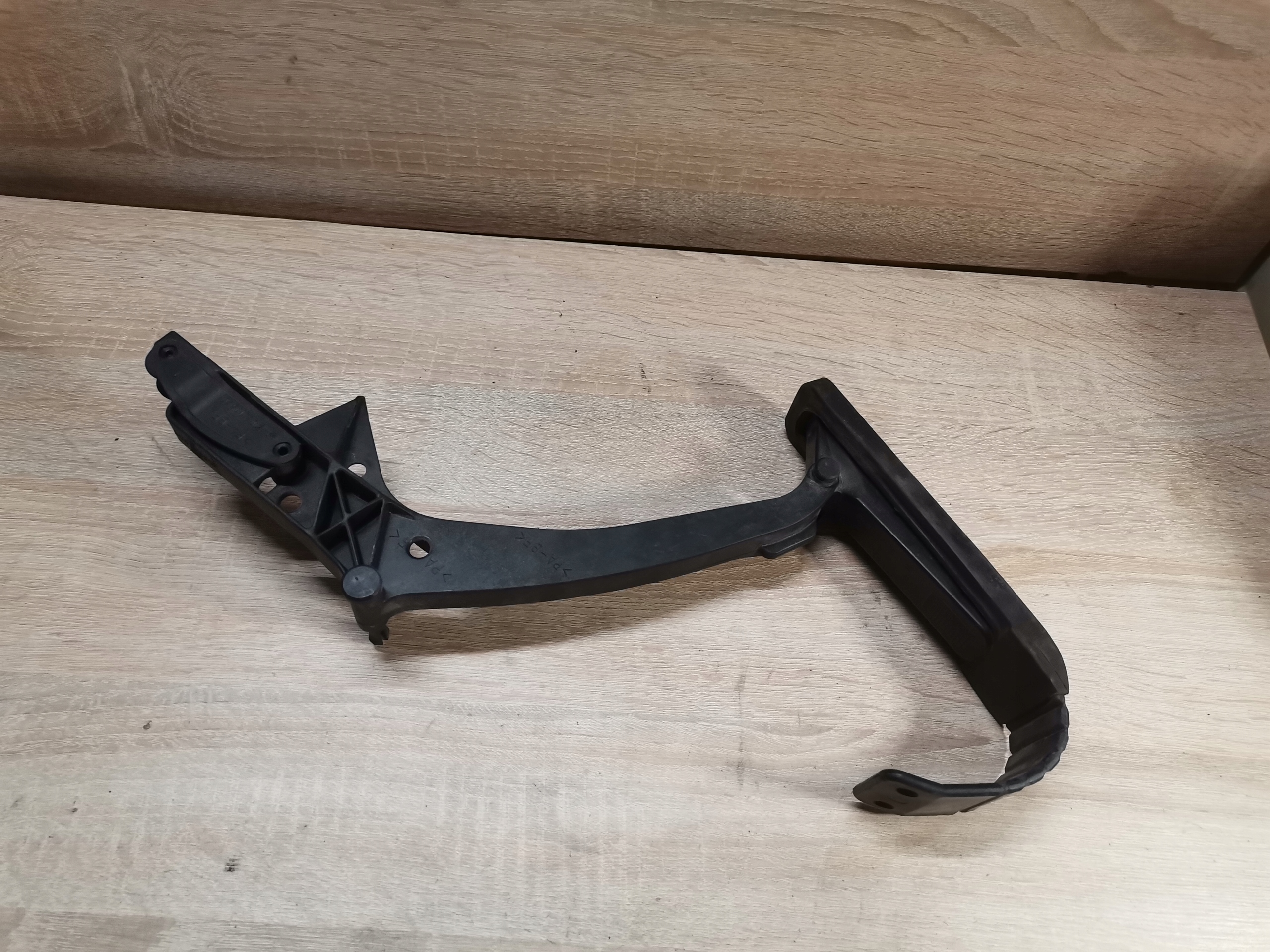 accelerator pedal MERCEDES W210 A2103010320