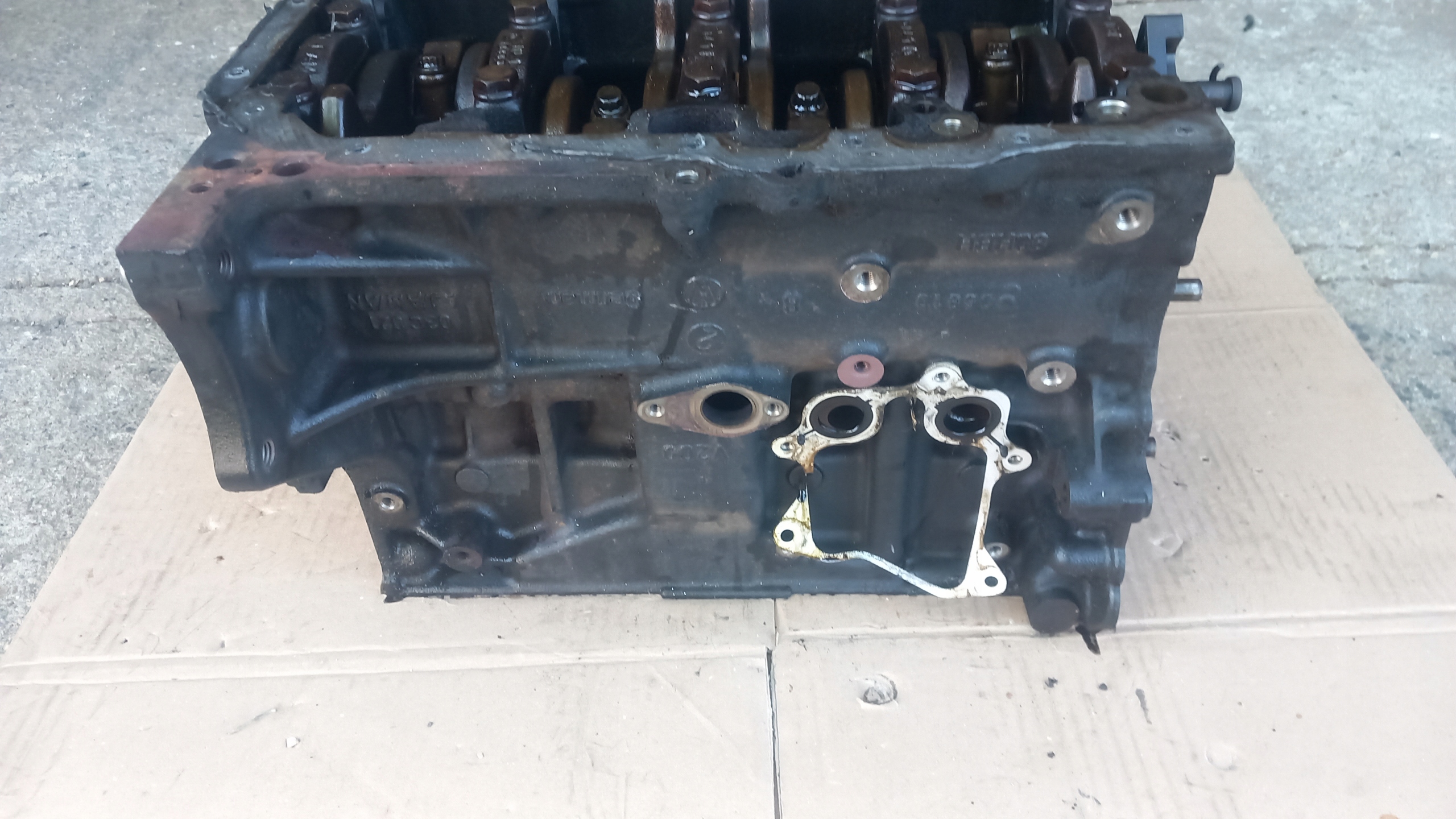 Blok Wałki Tłoki VW 1.4 TSI CAX Producent części Volkswagen OE