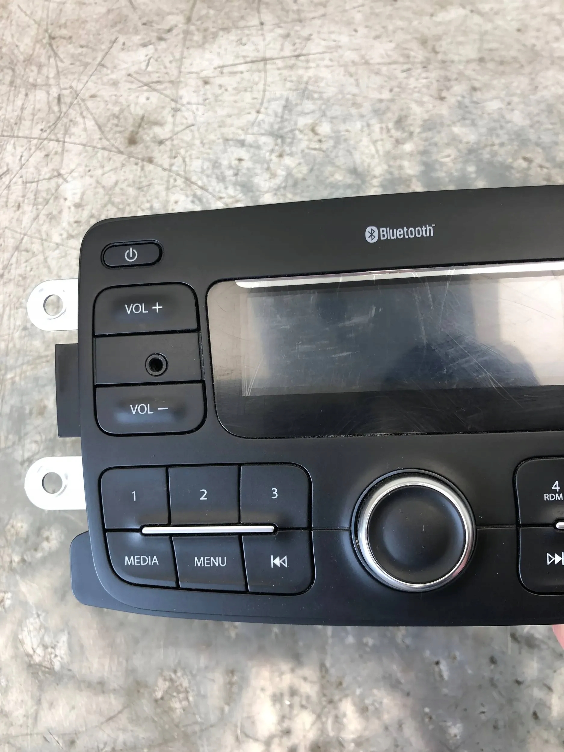 RADIO + KOD DACIA DOKKER 281154759R