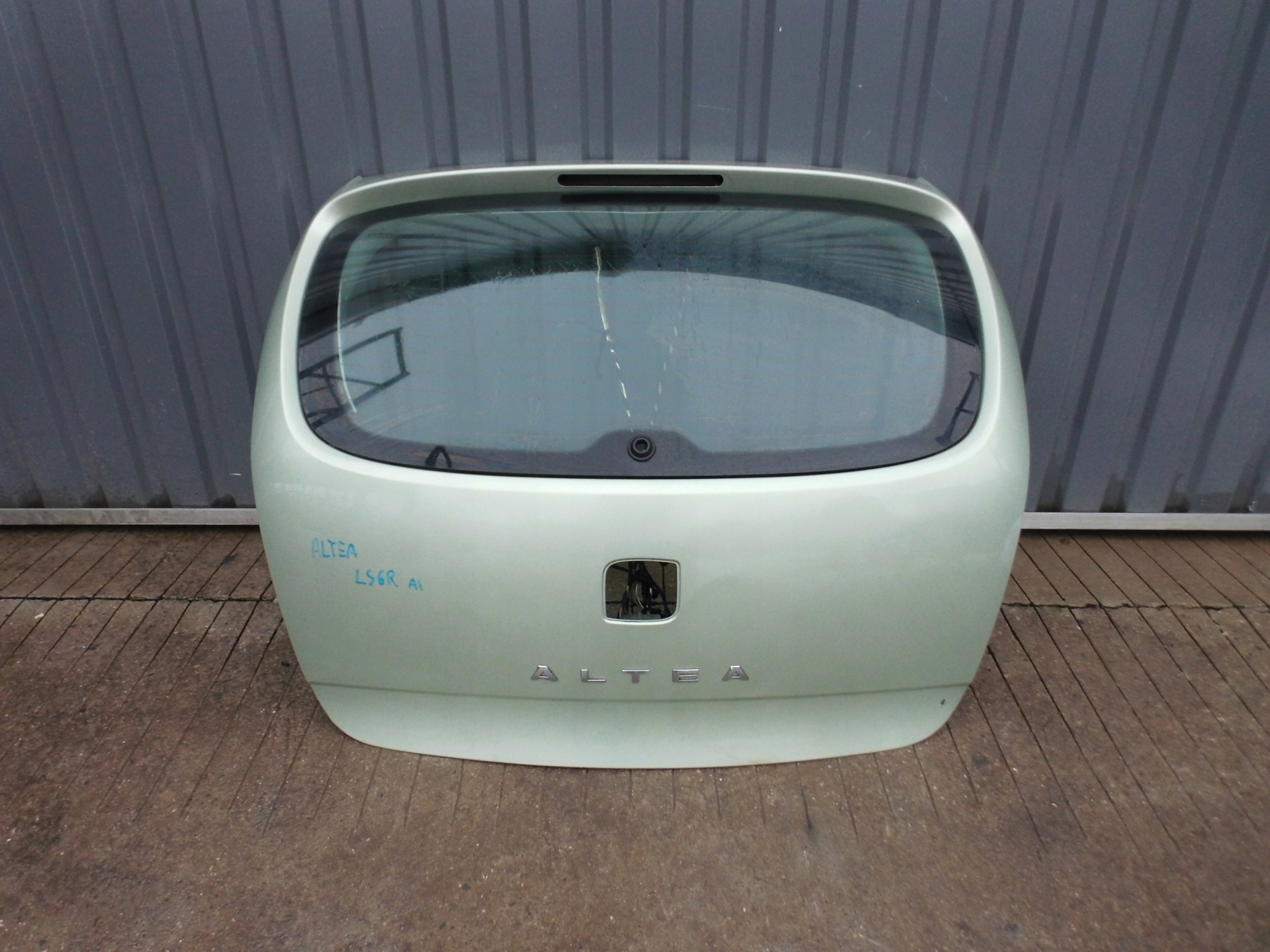 Стекло Крышки Багажника Seat Altea