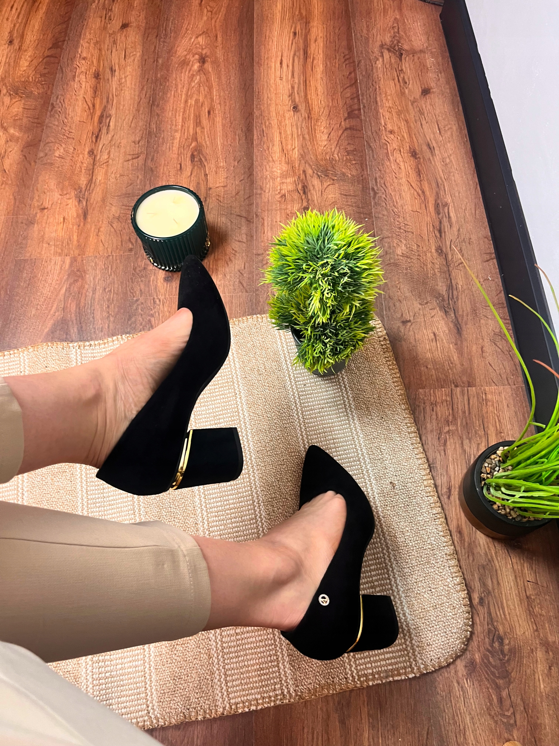 CZARNE CZÓŁENKA NA SŁUPKU SZPILKI ZAMSZOWE 40 Kod producenta GS031