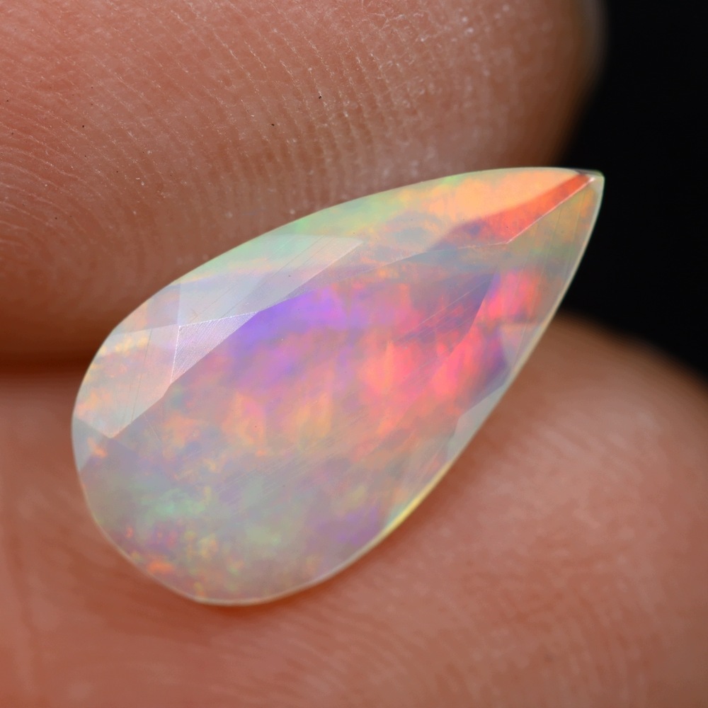 Přírodní opál 1.29 ct Lžička Etiopie certifikát Wbd