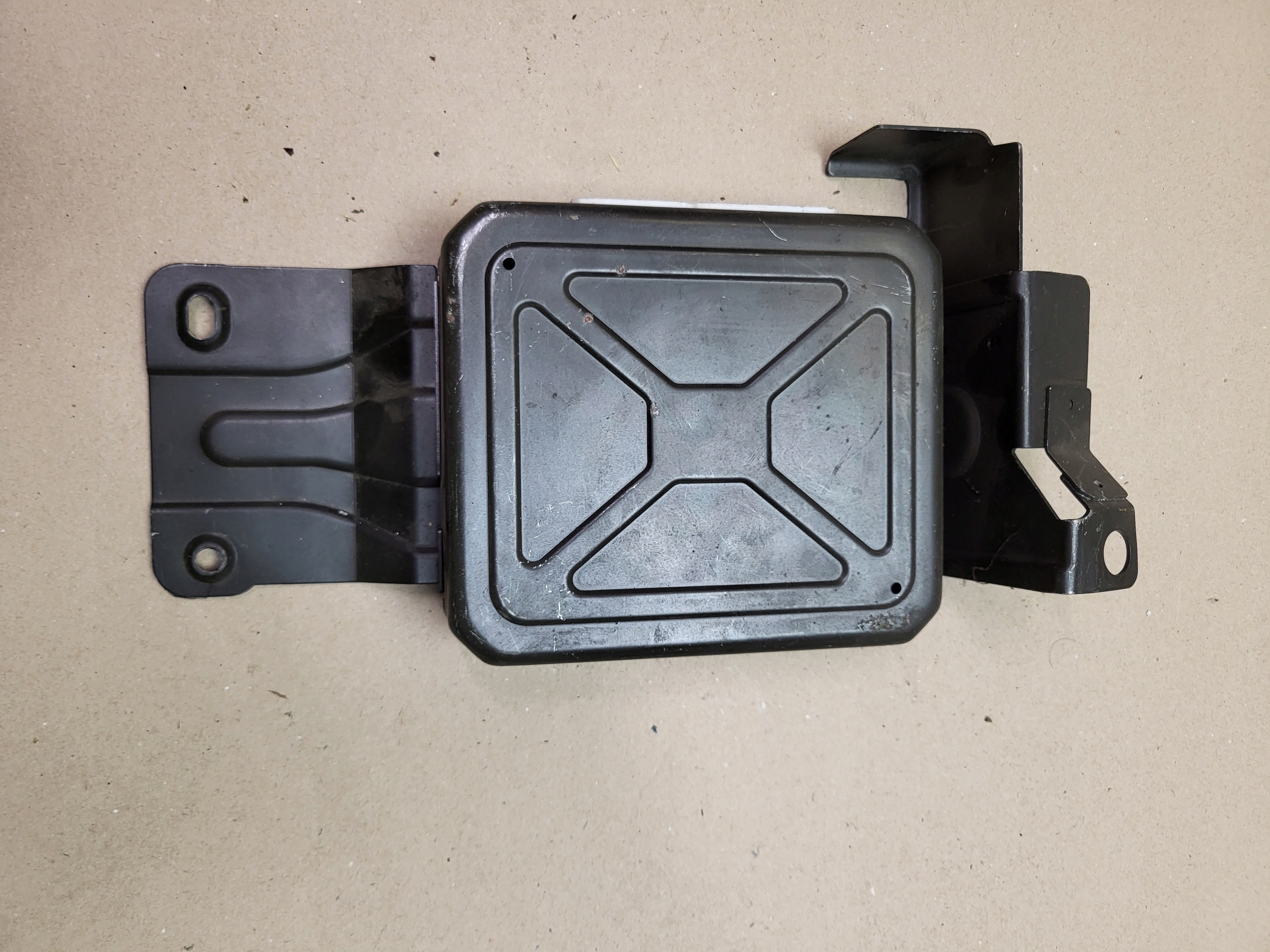 module control unit ABS MAZDA 323F 91E092034 67650B OE EUROPA