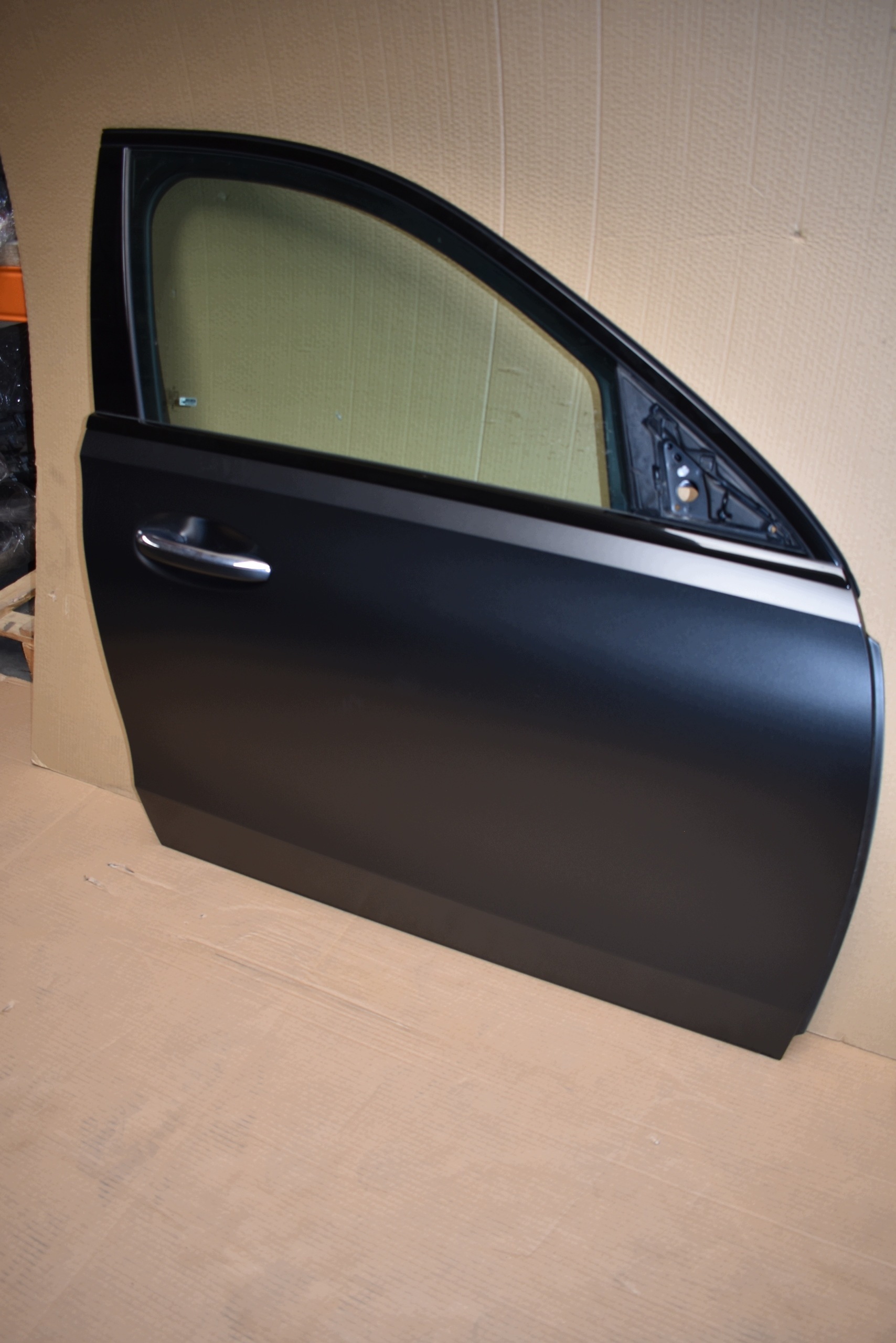 IDEALNE door front front right W colour 818 MERCEDES W206 1