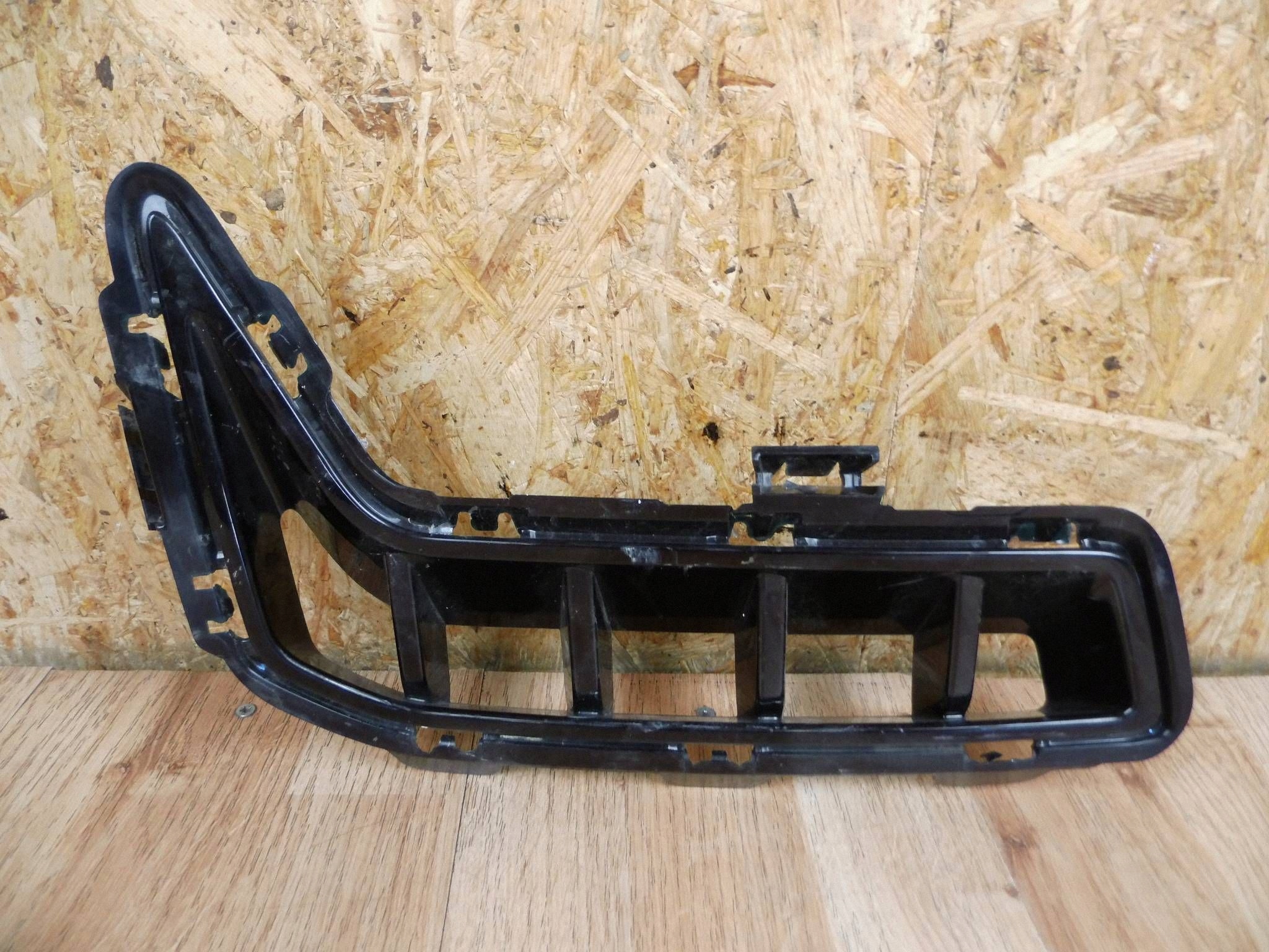 BMW X5 G05 2018+ grid grille of a bumper left front 105034