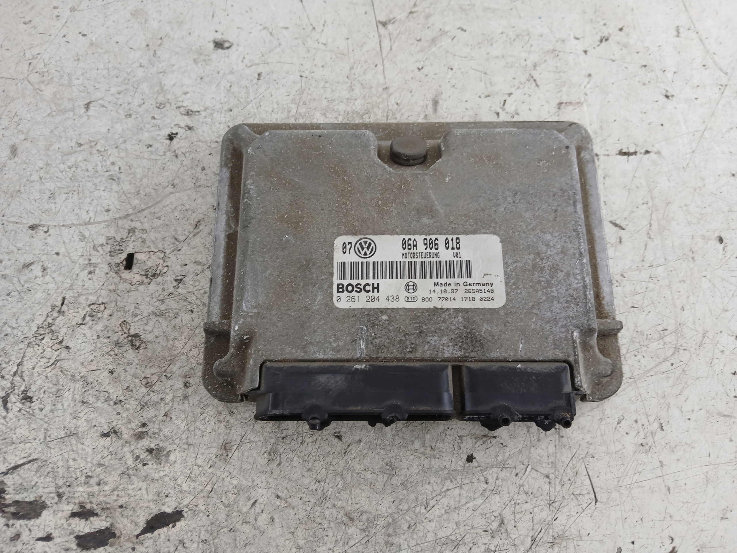 VW GOLF IV 1.8 control unit of the engine 06A906018